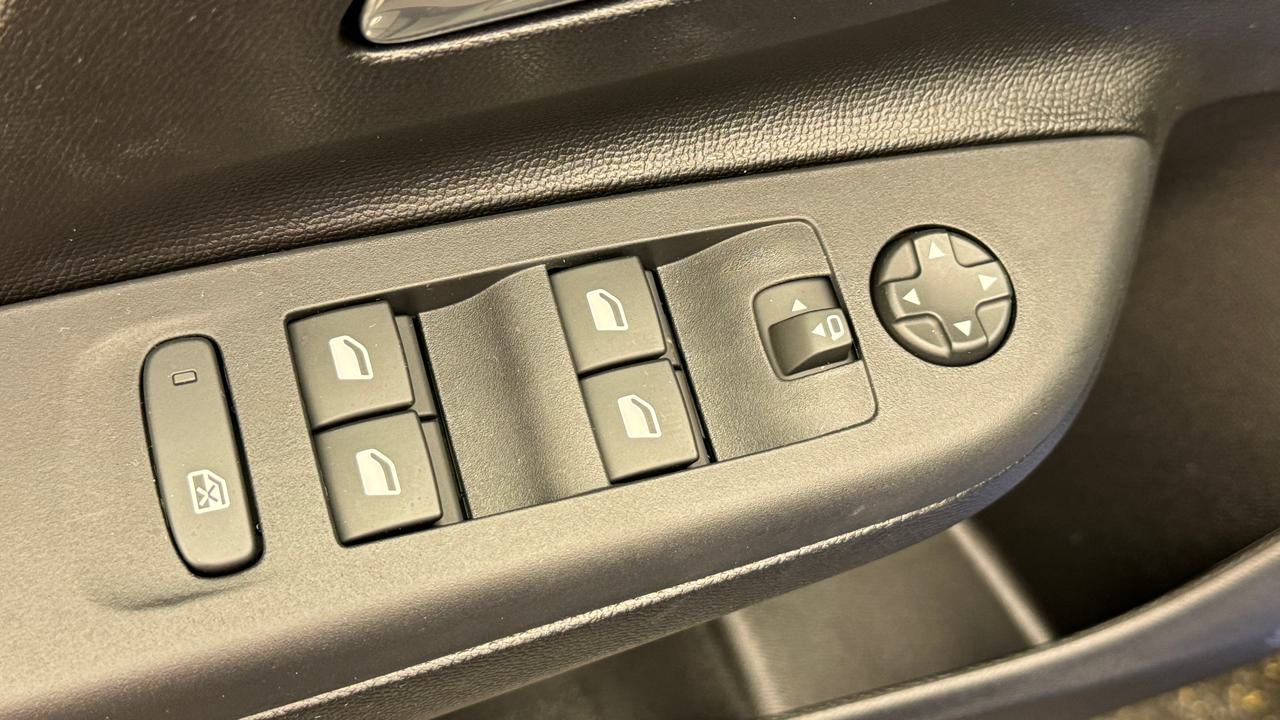 OPEL Corsa e- 50kWh GS-image-8