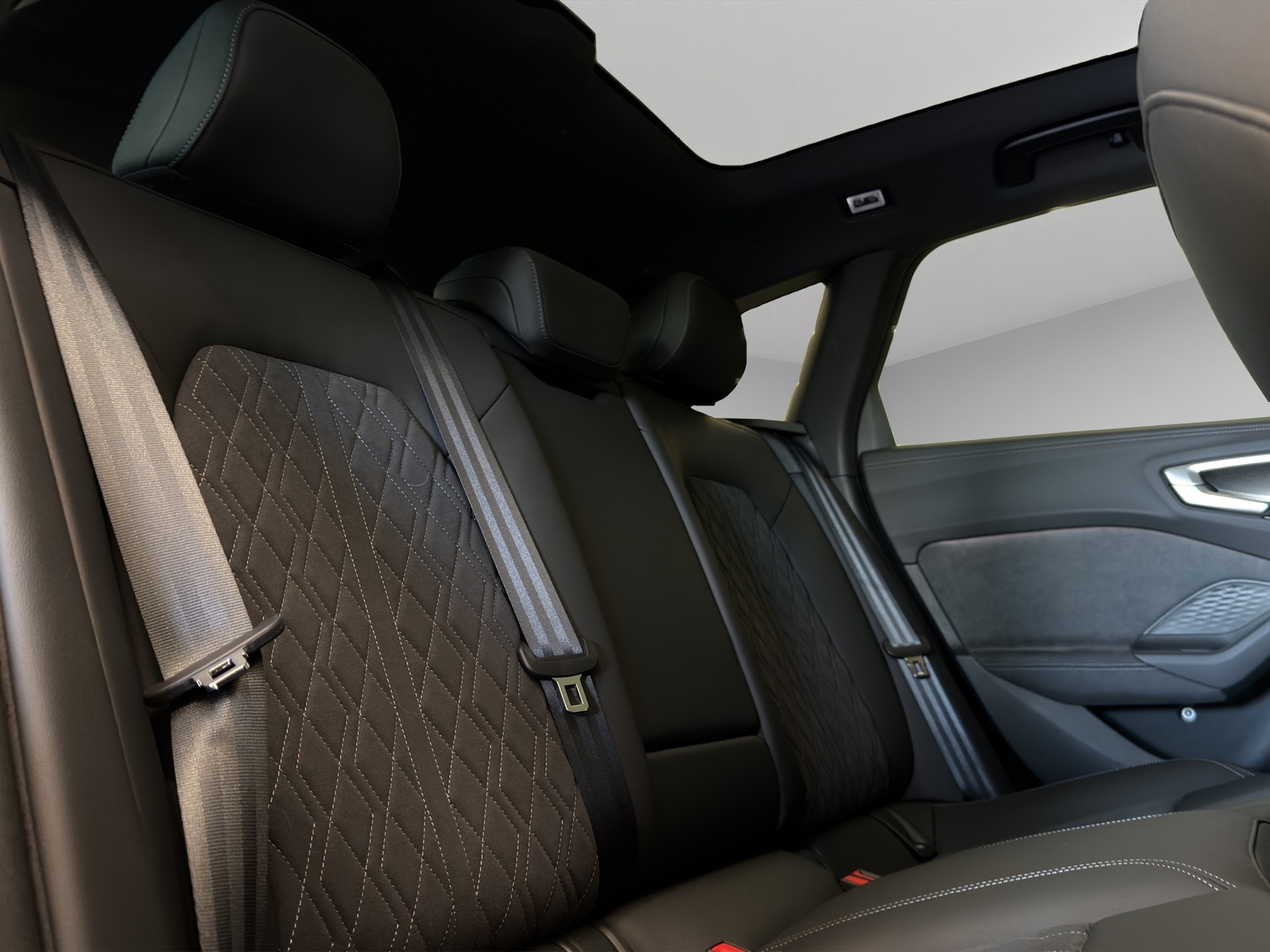 AUDI A5 Avant TFSI quattro 150 kW S tronic-image-16