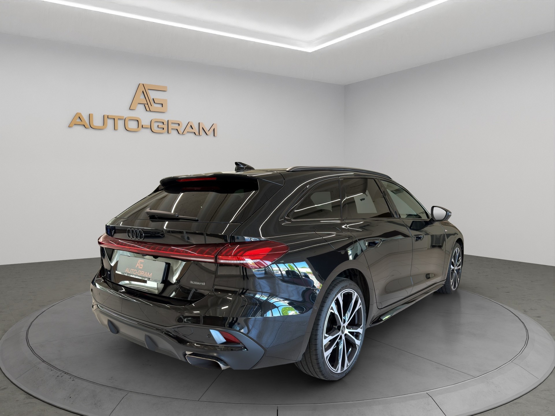 AUDI A5 Avant TFSI quattro 150 kW S tronic-image-4