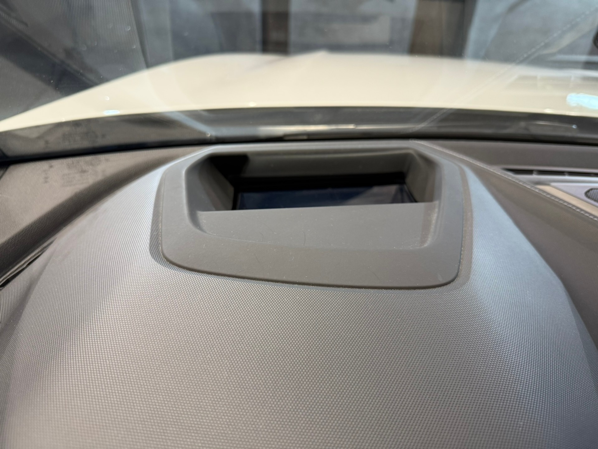 BMW M135i xDrive Steptronic-image-25