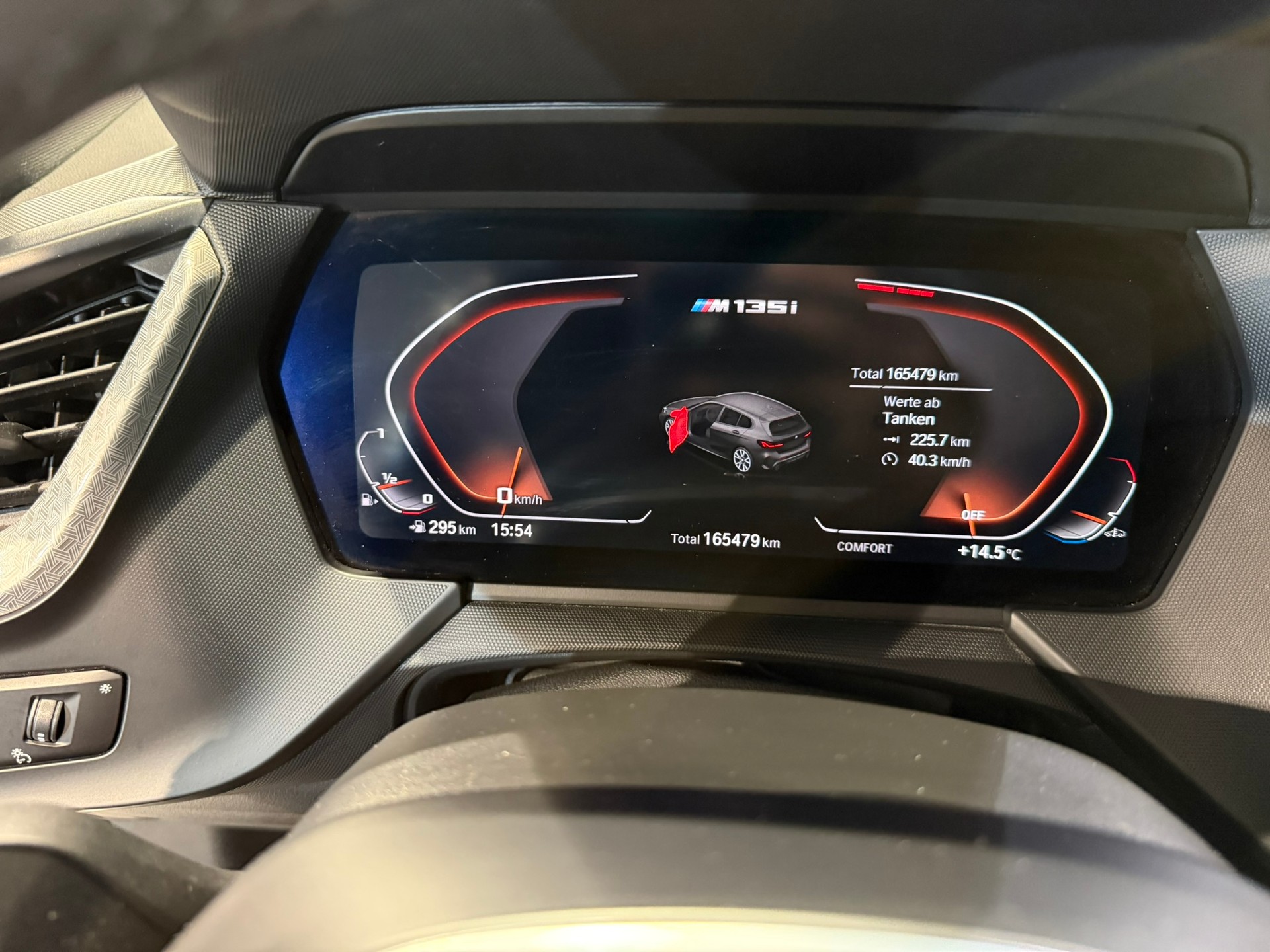 BMW M135i xDrive Steptronic-image-26