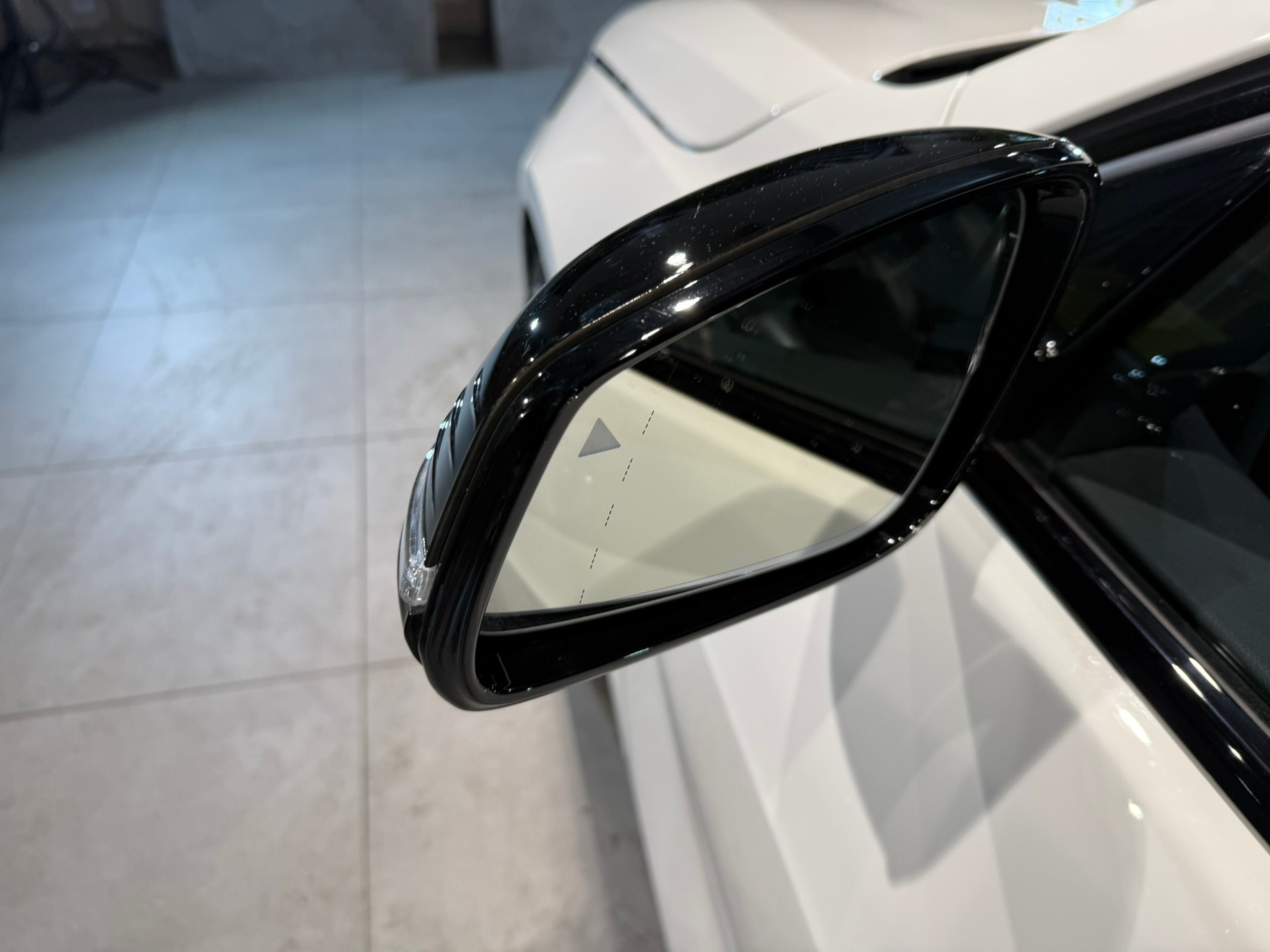 BMW M135i xDrive Steptronic-image-28