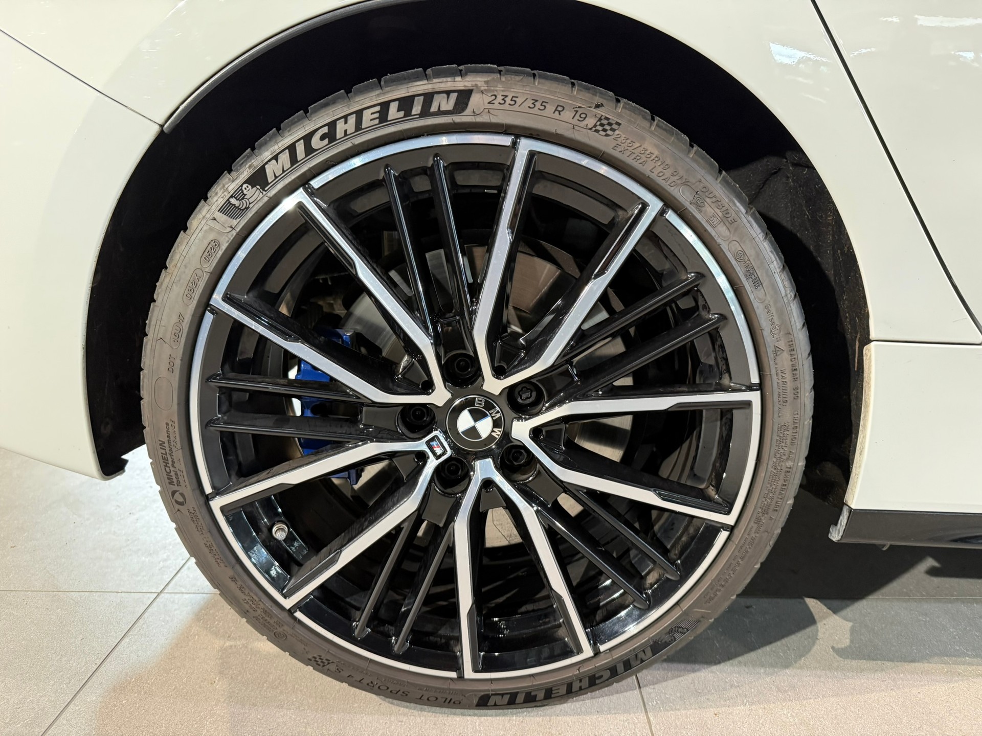 BMW M135i xDrive Steptronic-image-9