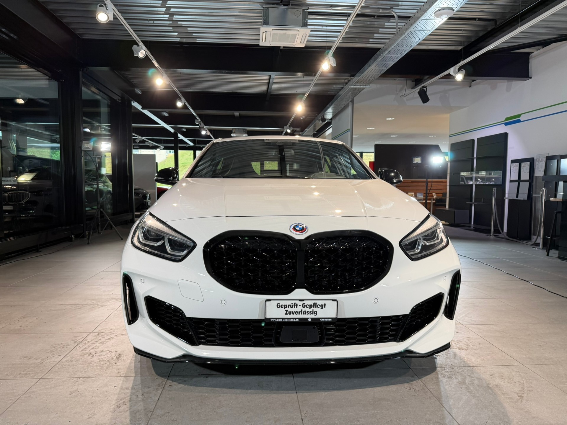BMW M135i xDrive Steptronic-image-1