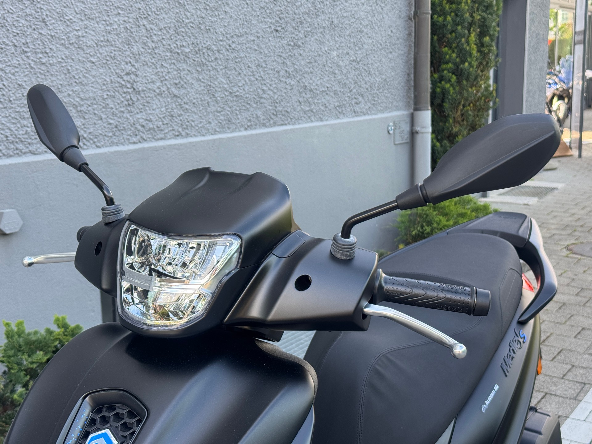 PIAGGIO Medley 125 Sport E5+-showroom-element-1