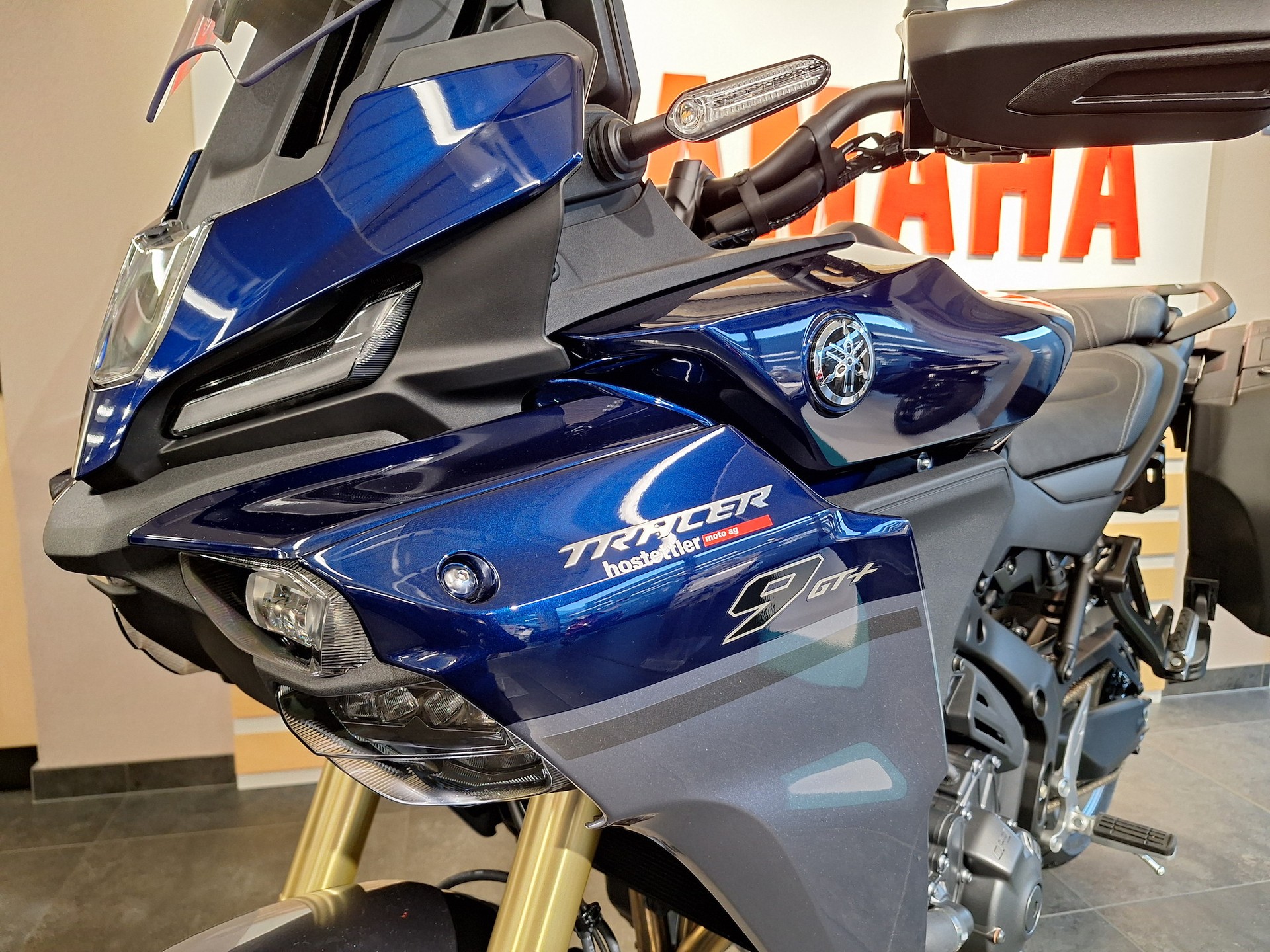 YAMAHA Tracer 9 GT+ Y-AMT-showroom-element-1