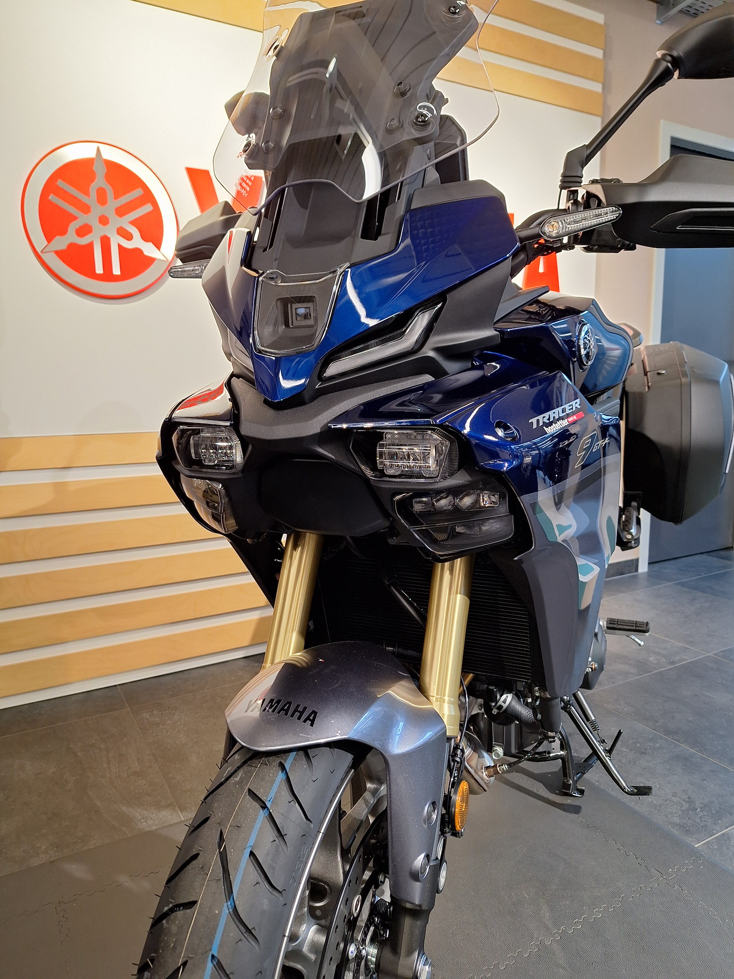 YAMAHA Tracer 9 GT+ Y-AMT-showroom-element-2