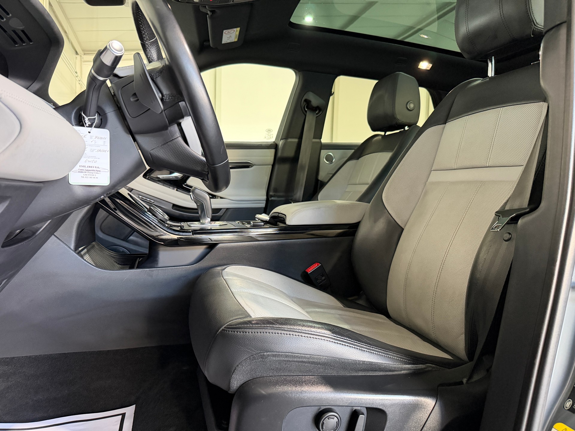 LAND ROVER Range Rover Evoque R-Dynamic First Edition P 250 HSE AT9 (CH)-image-10