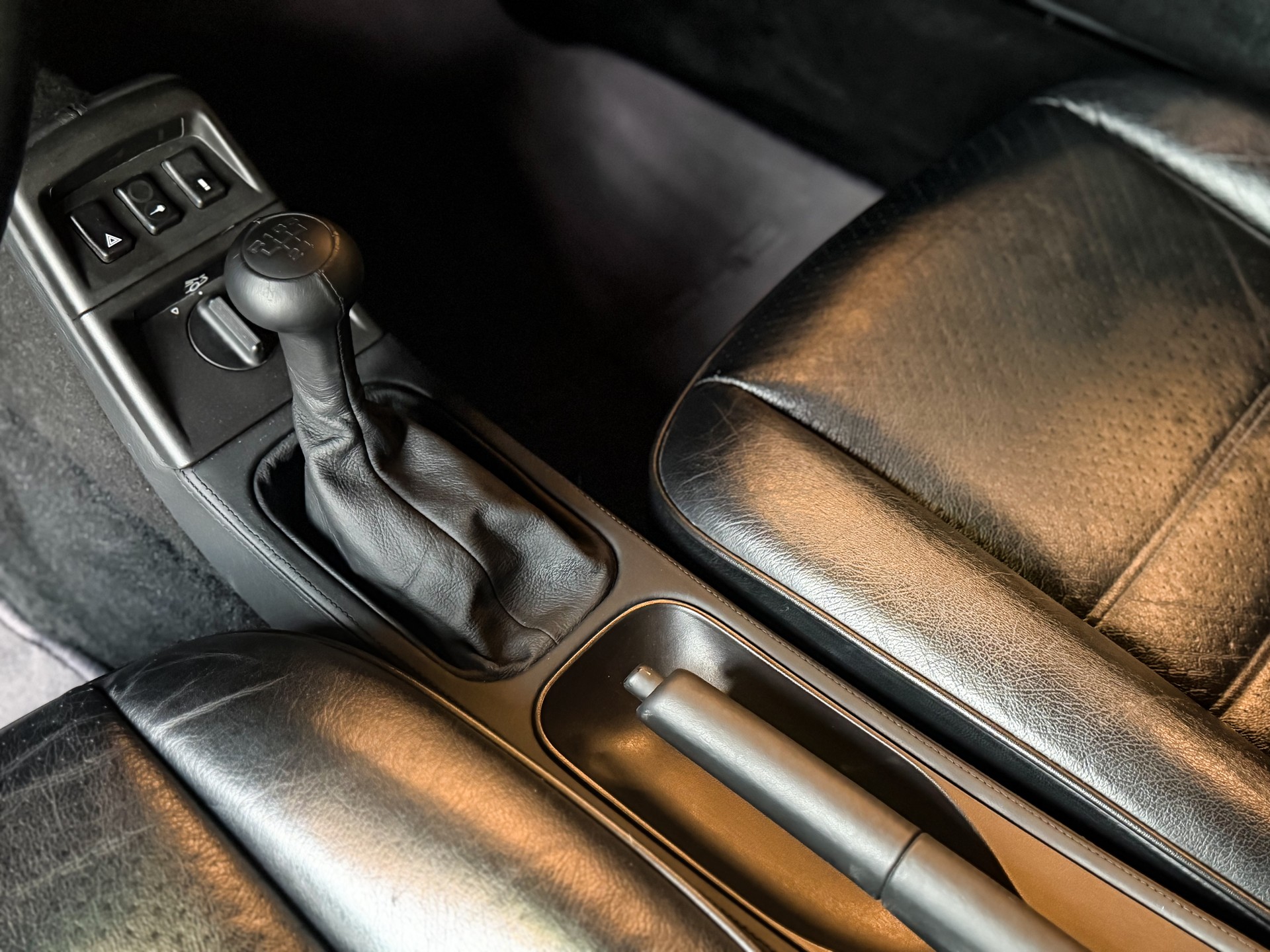 PORSCHE 911 Carrera 2-image-12