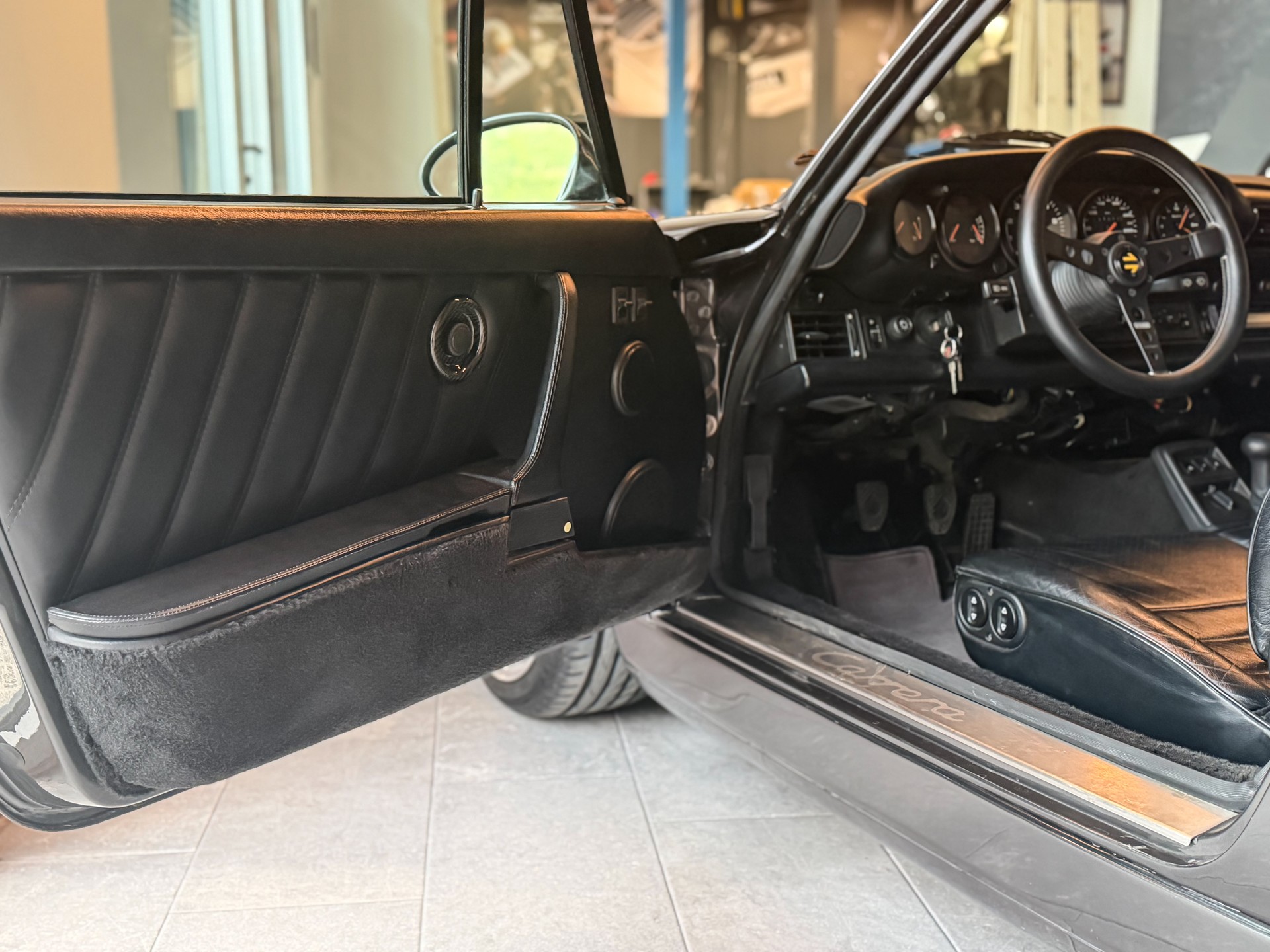 PORSCHE 911 Carrera 2-image-9