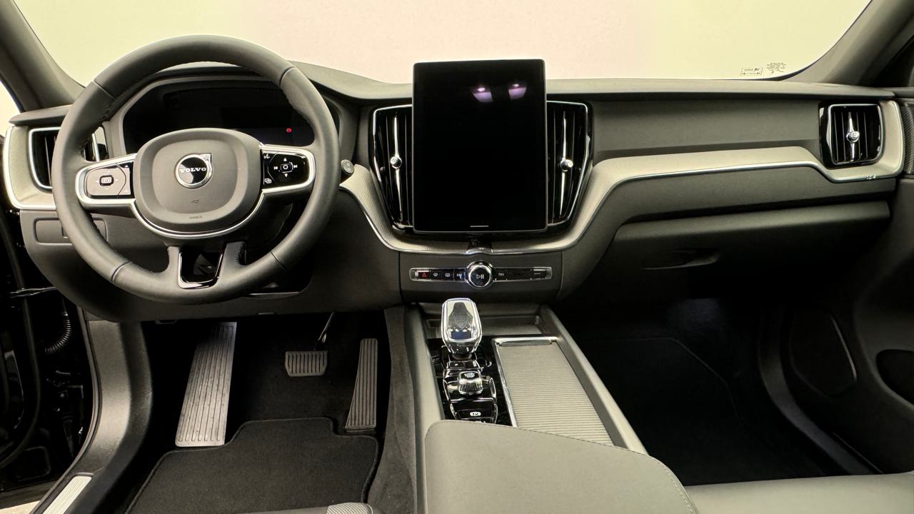 VOLVO XC60 B5 Benzin Mild Hybrid AWD Black Edition Geartronic-image-5