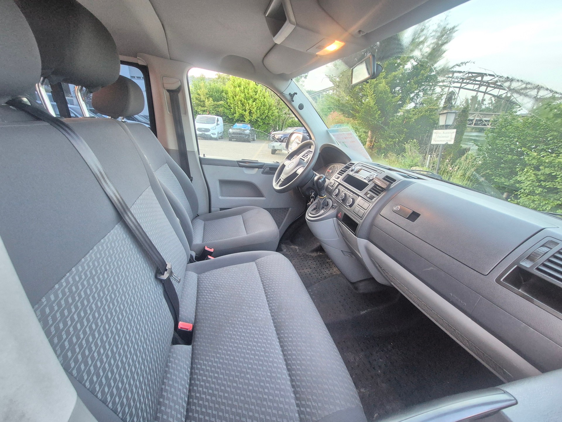 VW T5 2.0 TDI BMT DSG-image-9