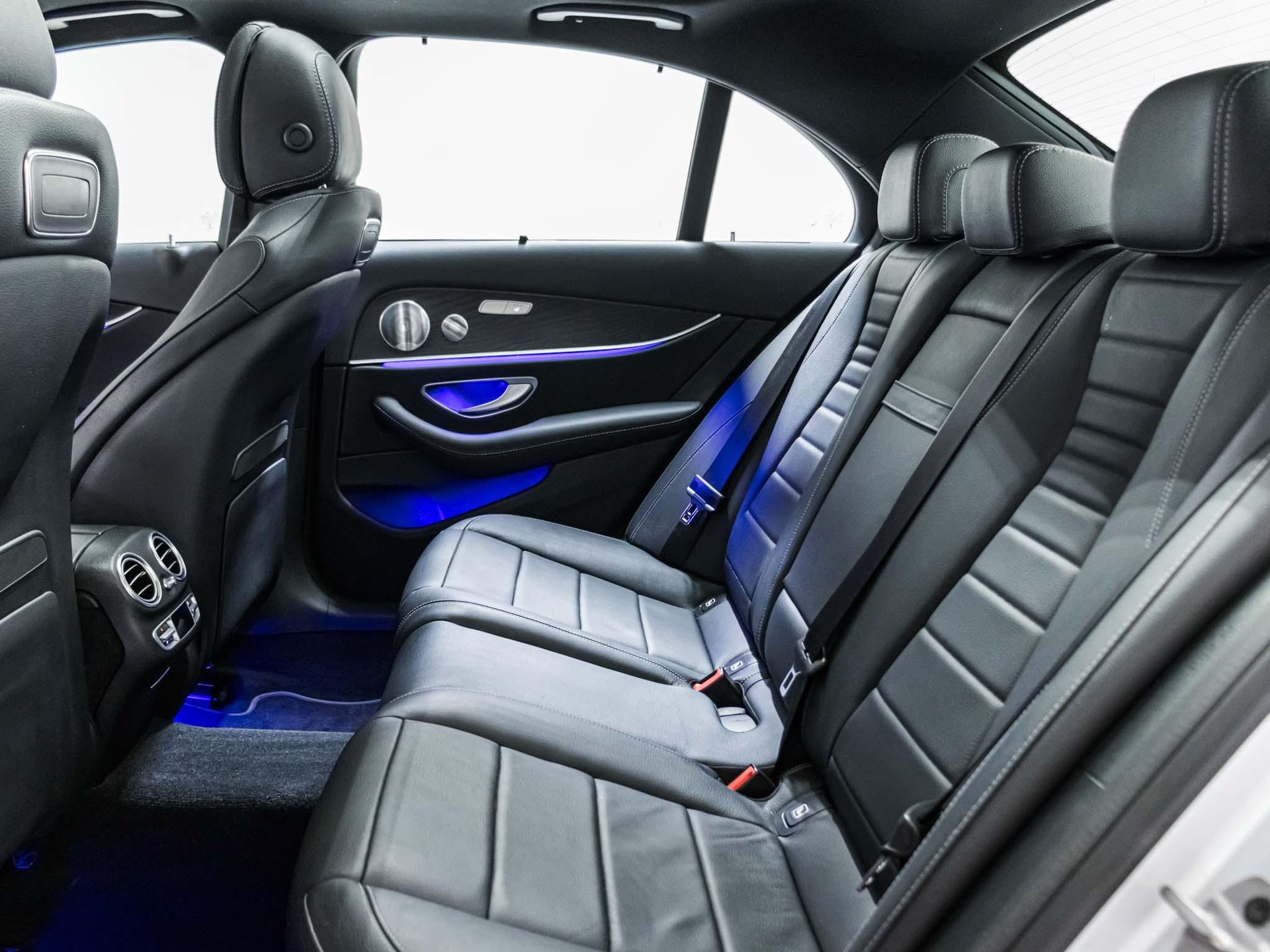 MERCEDES-BENZ E 450 4MATIC-image-7