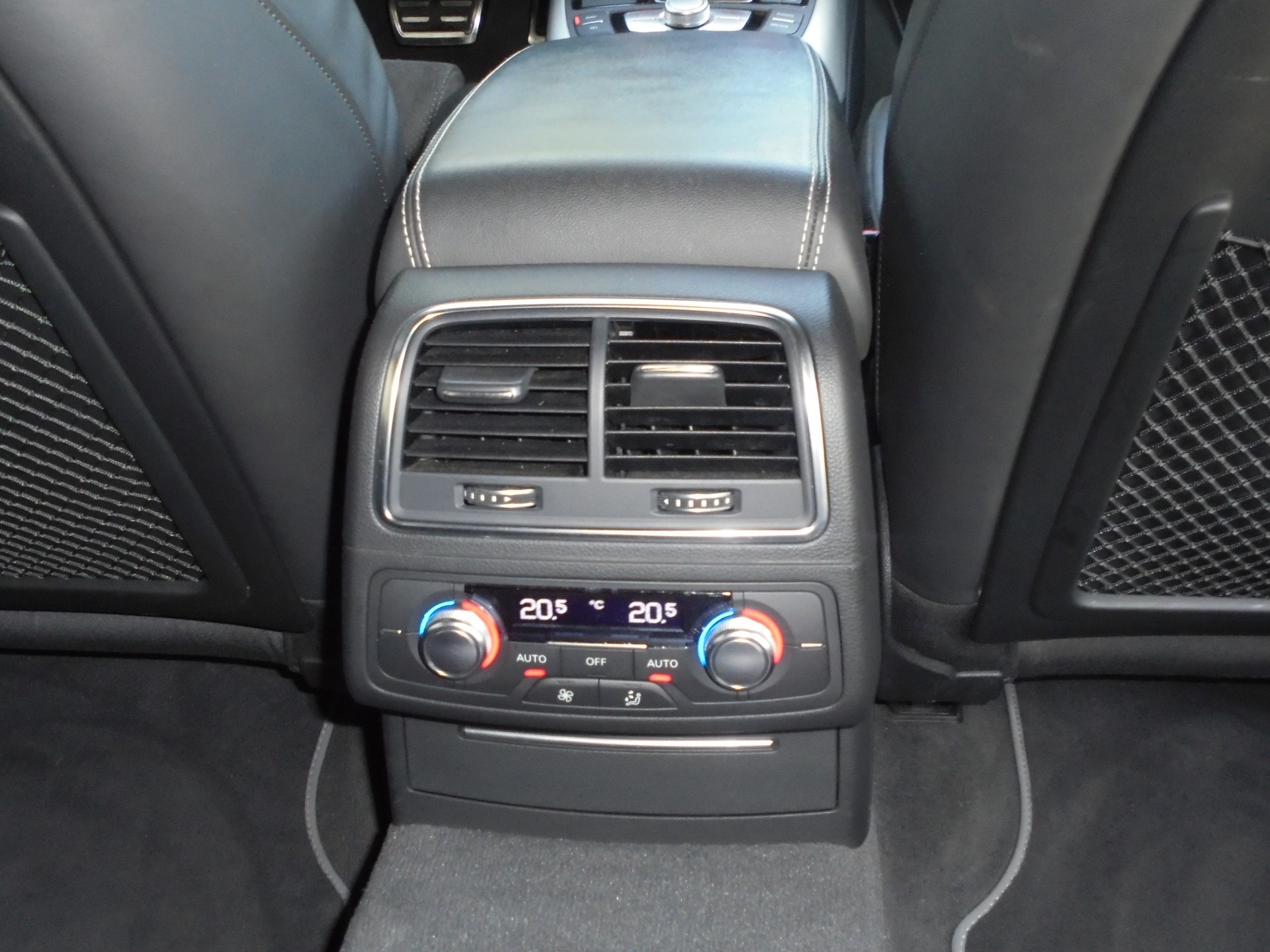 AUDI A6 Avant 3.0 TDI V6 quattro S-tronic-image-6