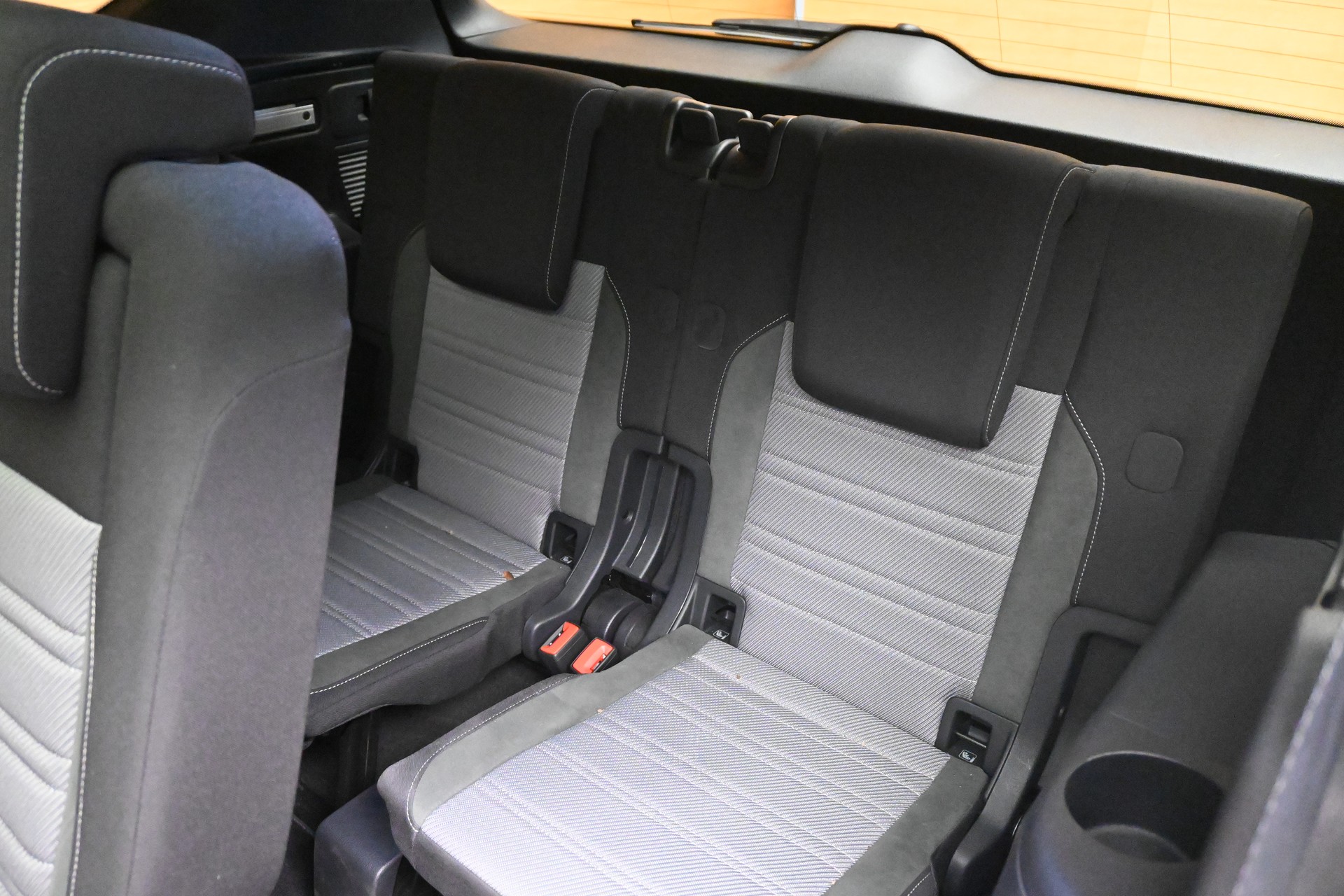 VW Touran 1.5 TSI R-Line Highline DSG *7-Plätzer*-image-7