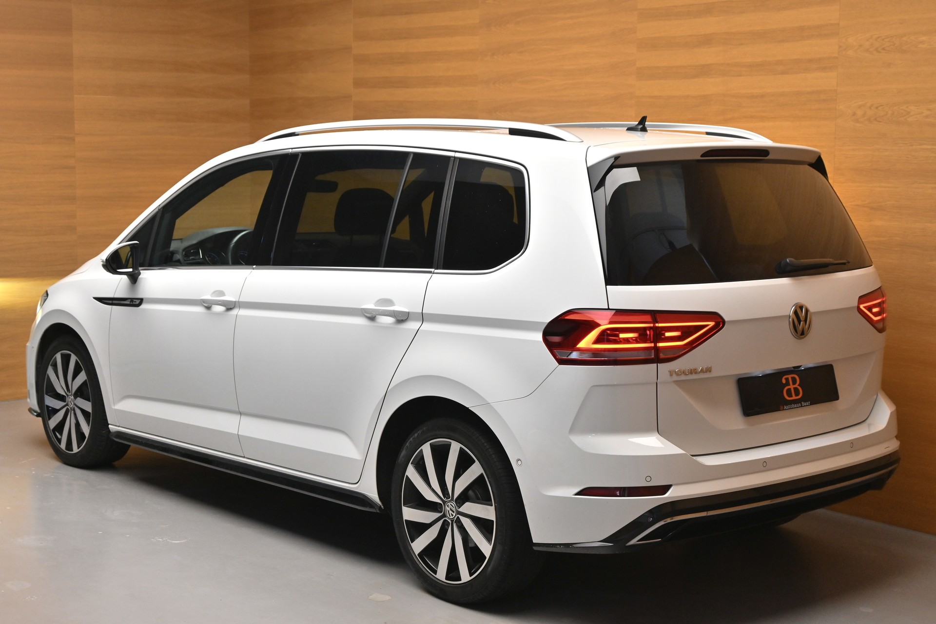 VW Touran 1.5 TSI R-Line Highline DSG *7-Plätzer*-image-4