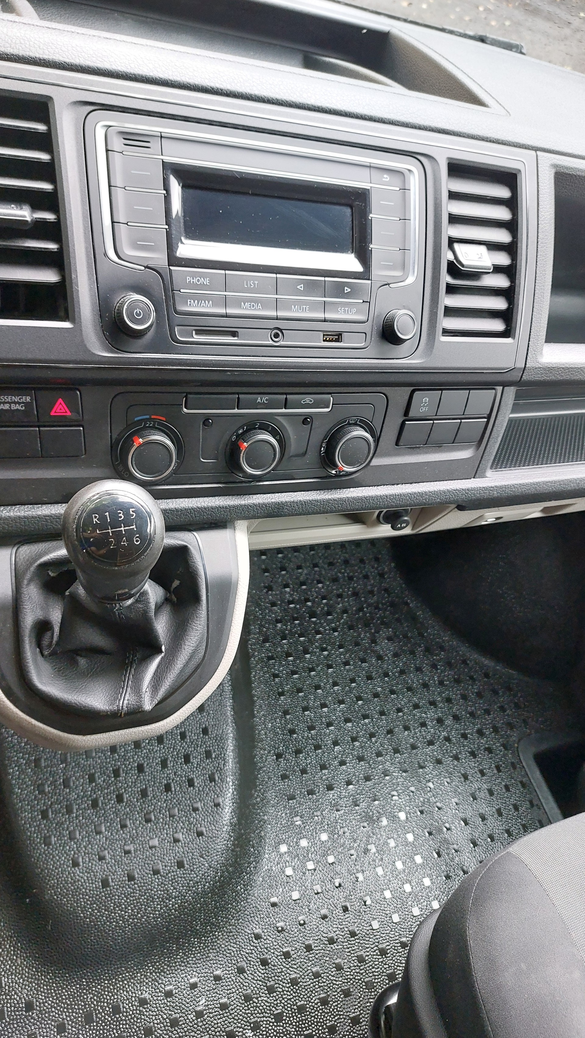 VW T6 2.0 TDI 4Motion-image-9