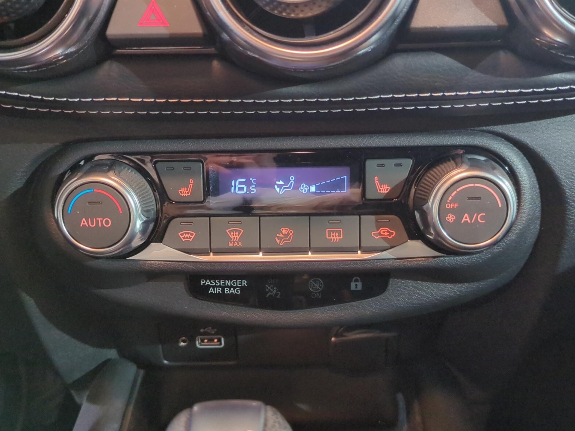 NISSAN Juke 1.0 DIG-T N-Connecta DCT-image-22