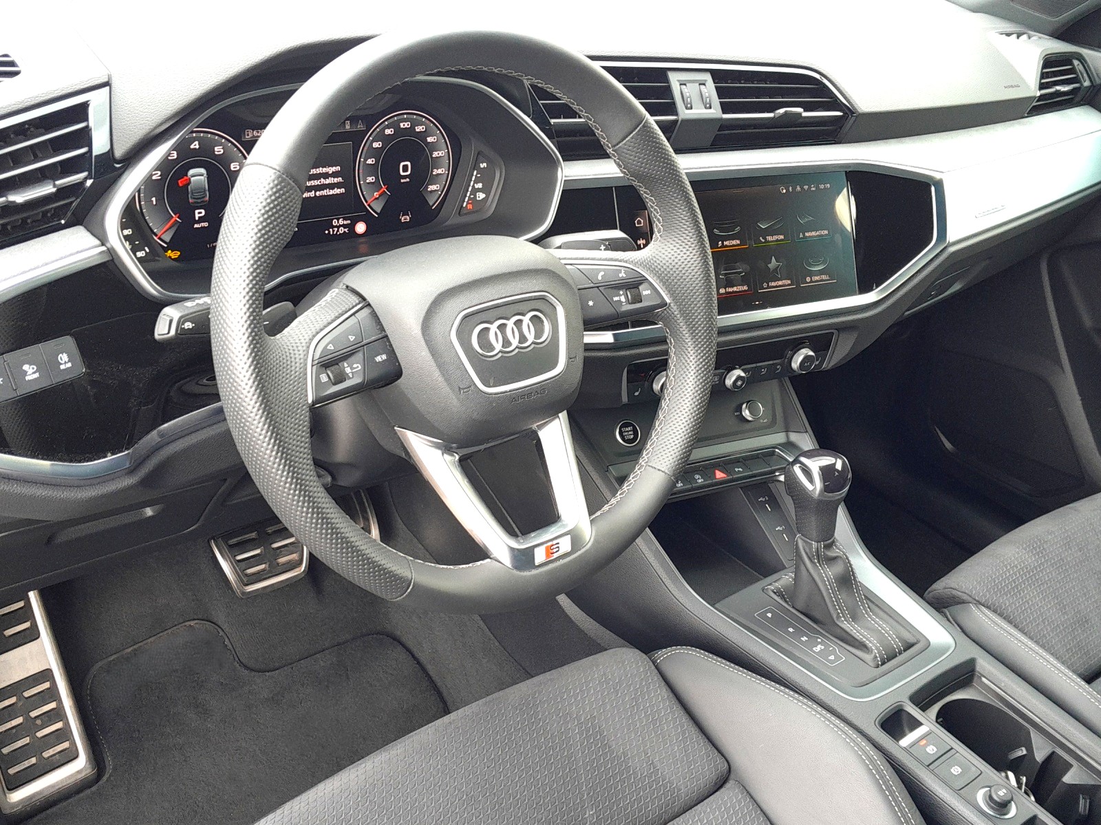 AUDI Q3 Sportback 40 TFSI S line quattro S-tronic-image-7