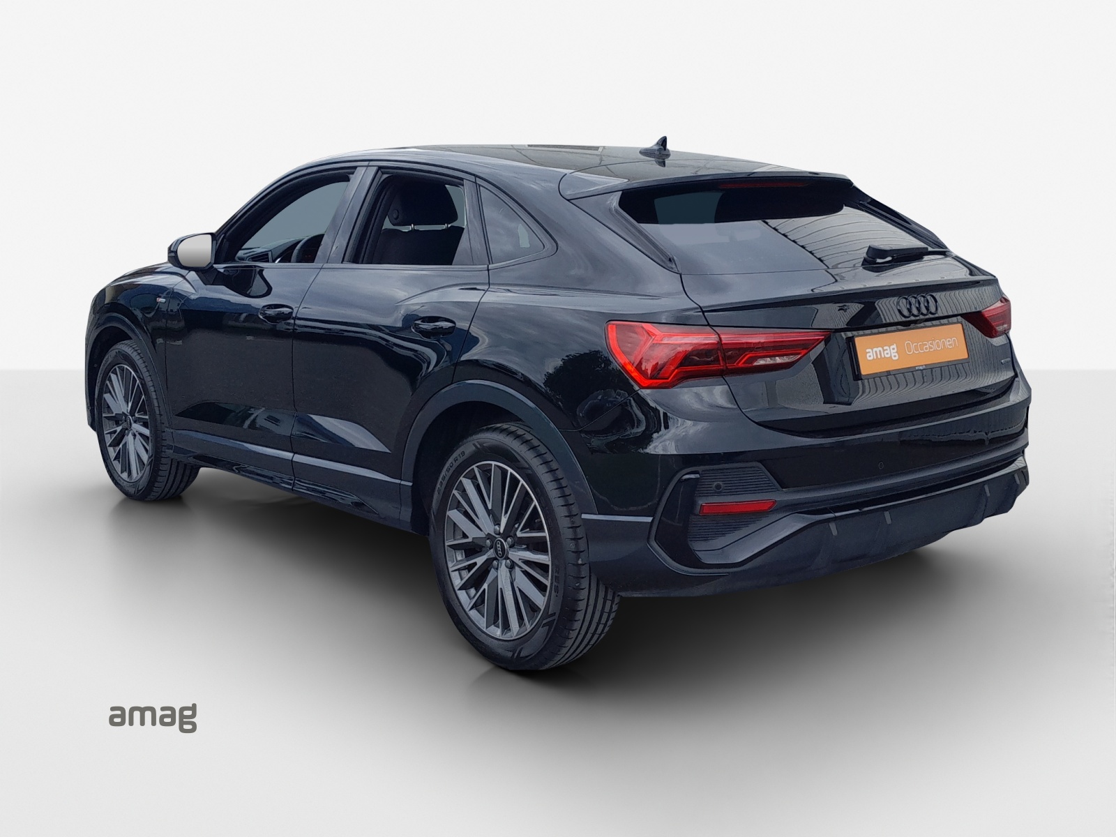 AUDI Q3 Sportback 40 TFSI S line quattro S-tronic-image-2