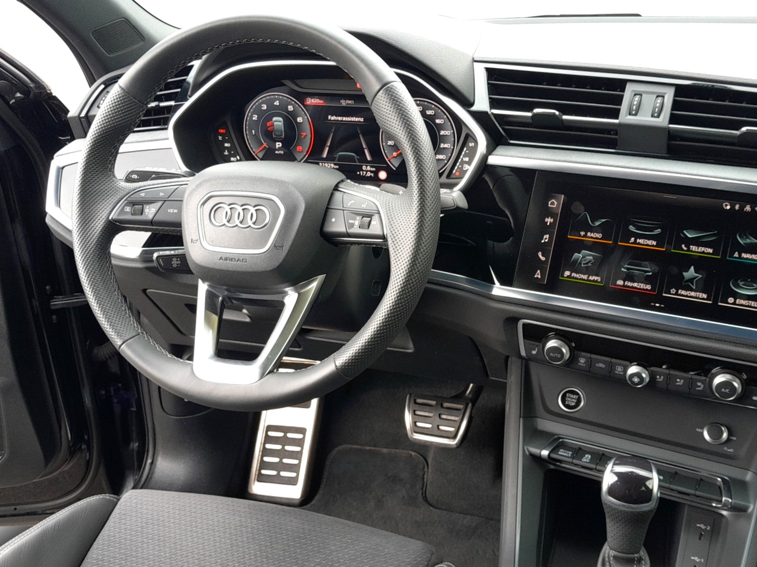 AUDI Q3 Sportback 40 TFSI S line quattro S-tronic-image-8