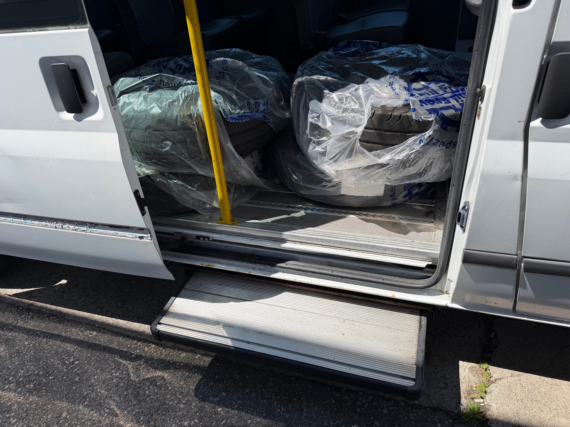 FORD Transit 2.2 TDCi 350 L Duo-image-13