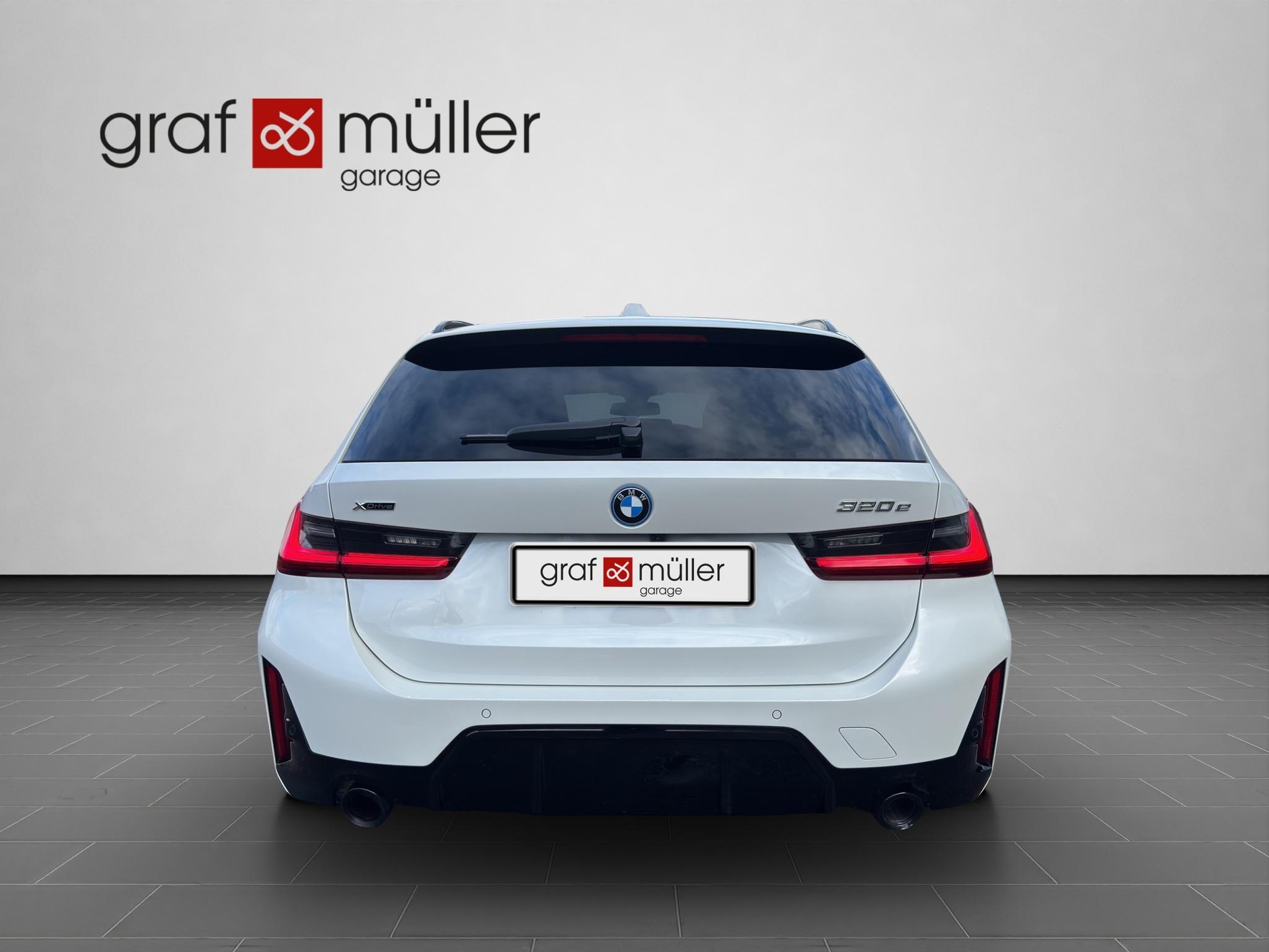 BMW 320e Touring-image-15