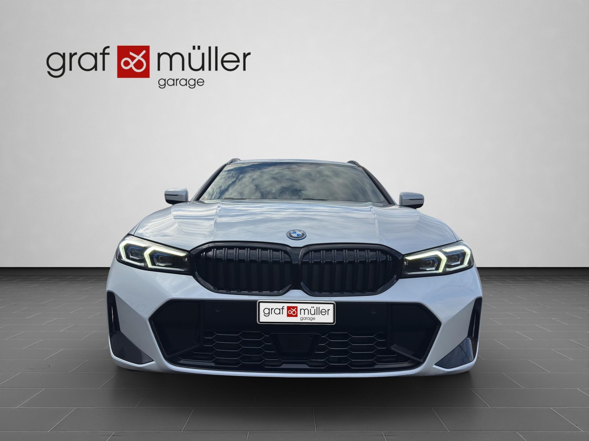 BMW 320e Touring-image-2