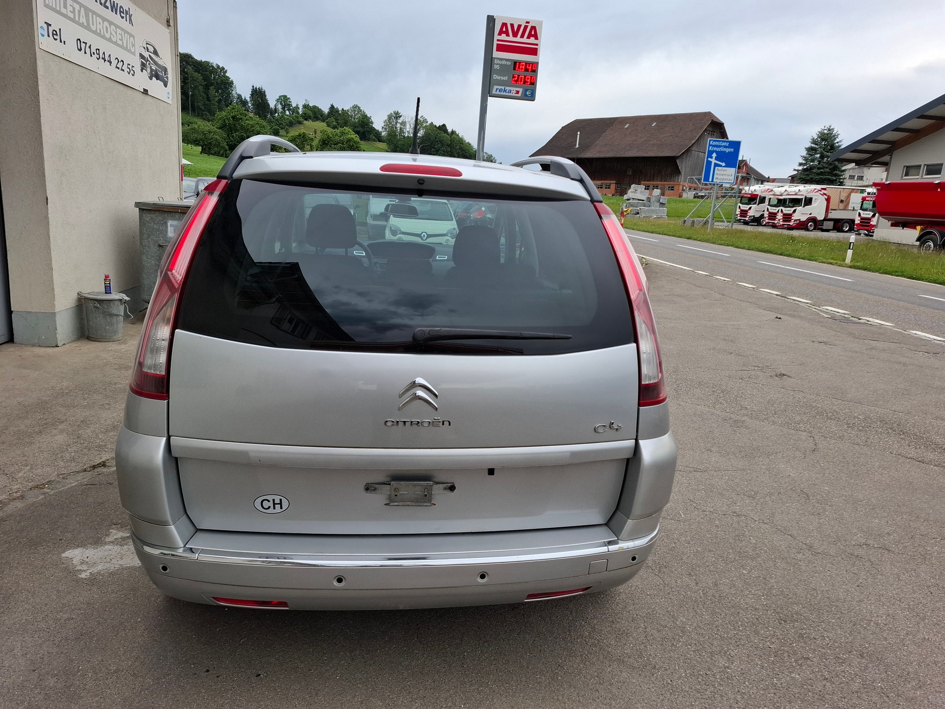 CITROEN Grand C4 Picasso 1.6i 16V Attraction-image-7