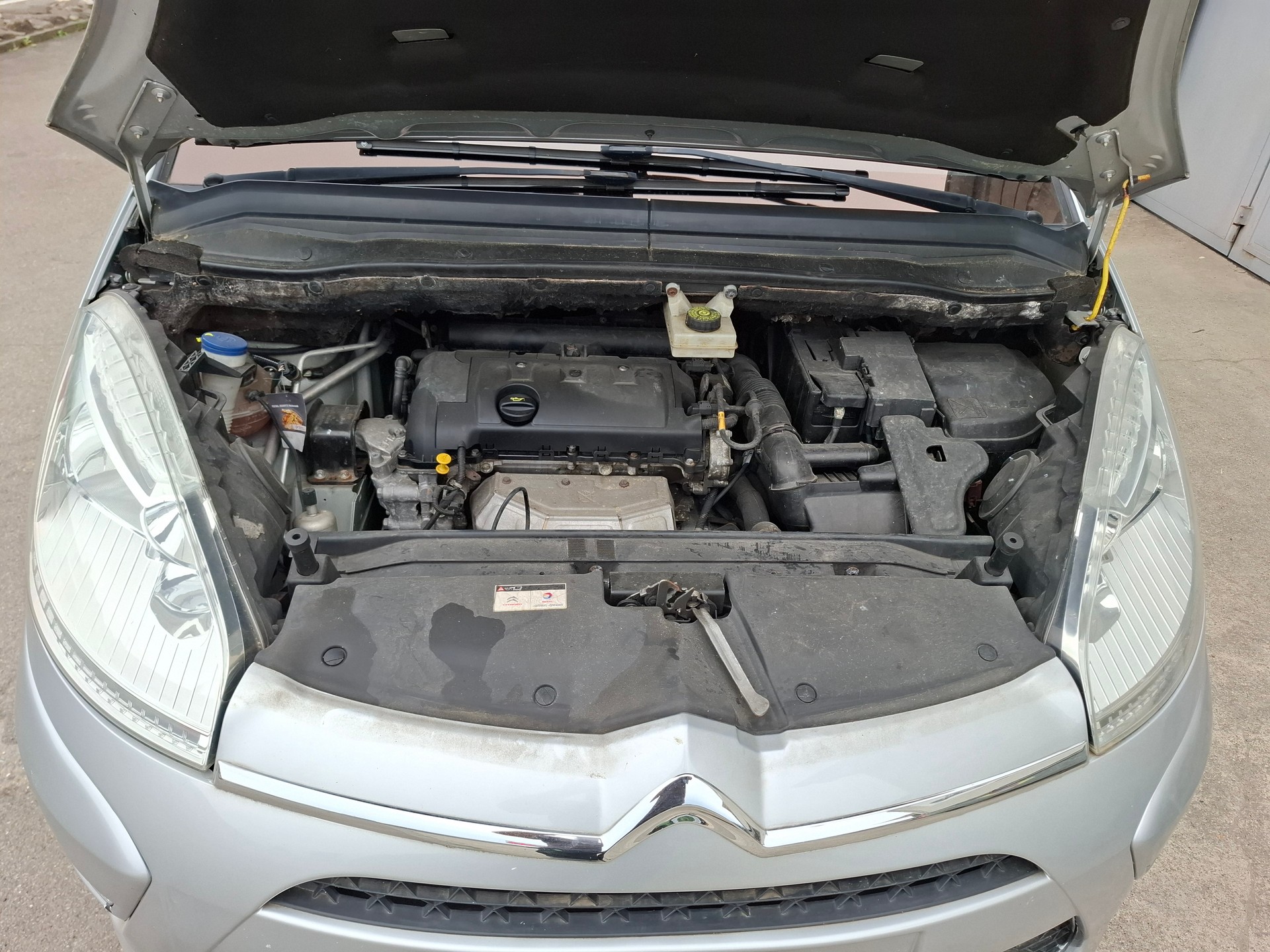 CITROEN Grand C4 Picasso 1.6i 16V Attraction-image-14