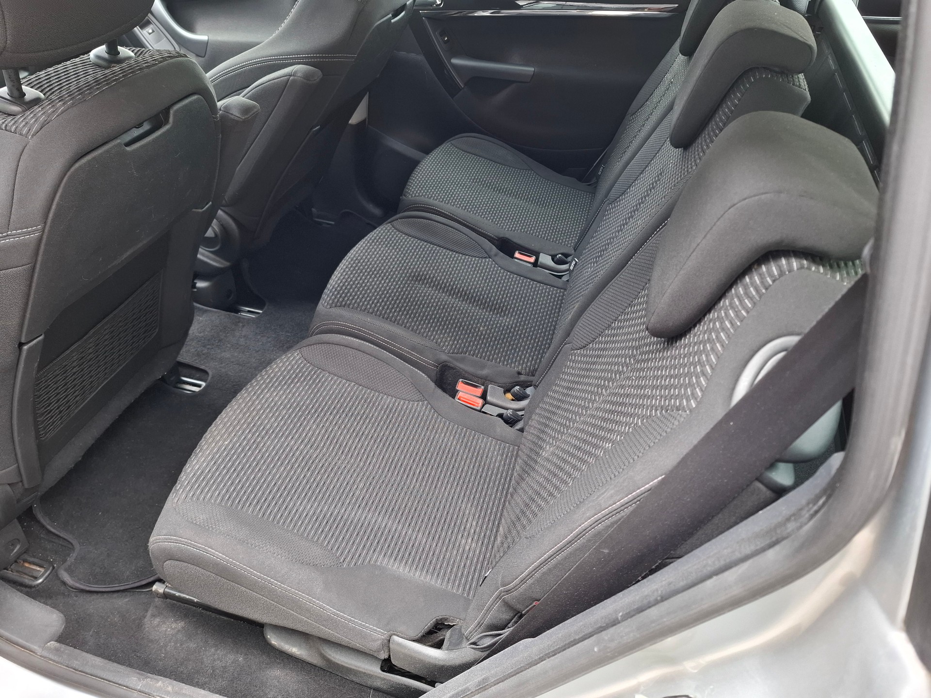 CITROEN Grand C4 Picasso 1.6i 16V Attraction-image-9