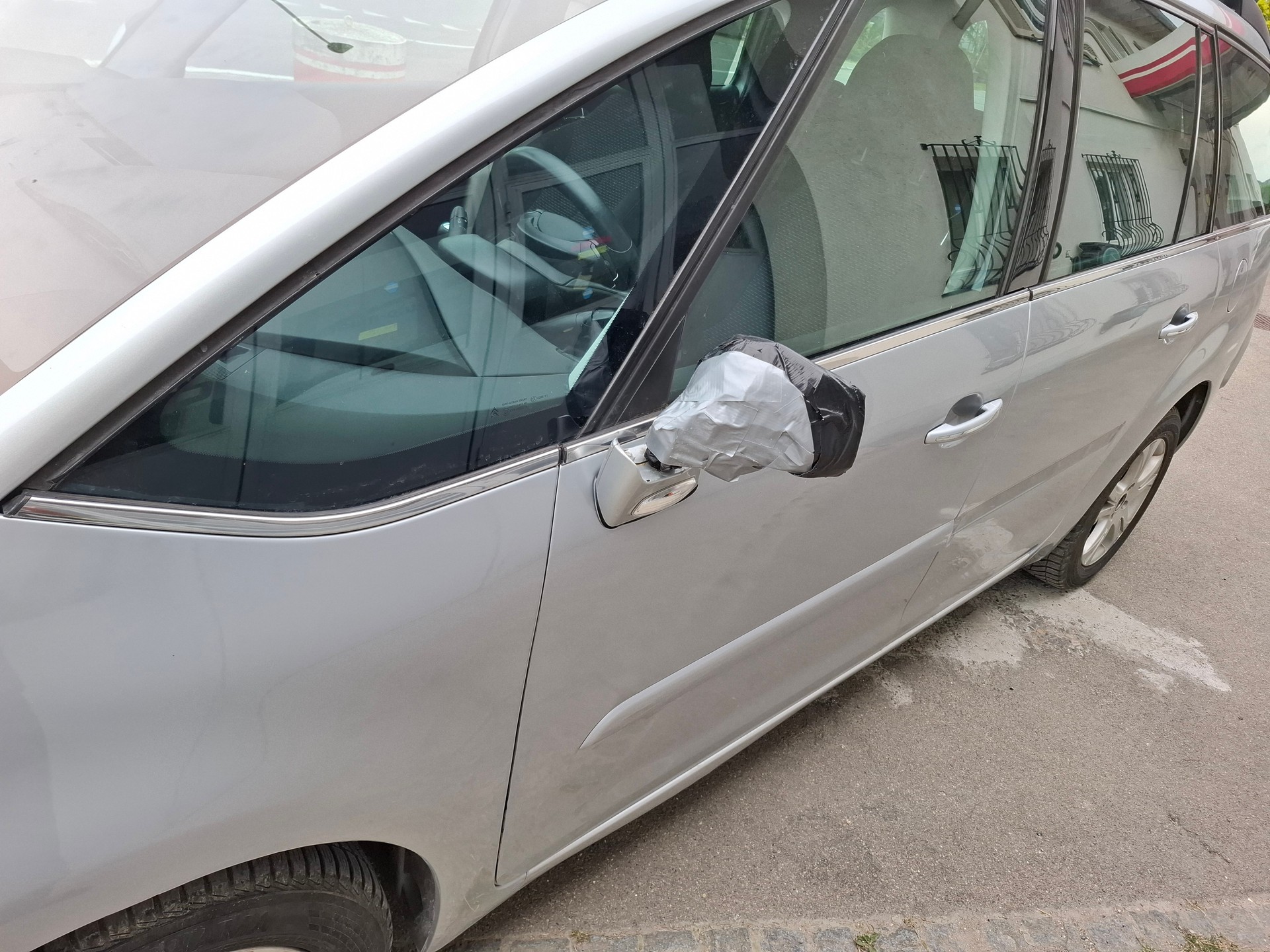 CITROEN Grand C4 Picasso 1.6i 16V Attraction-image-4
