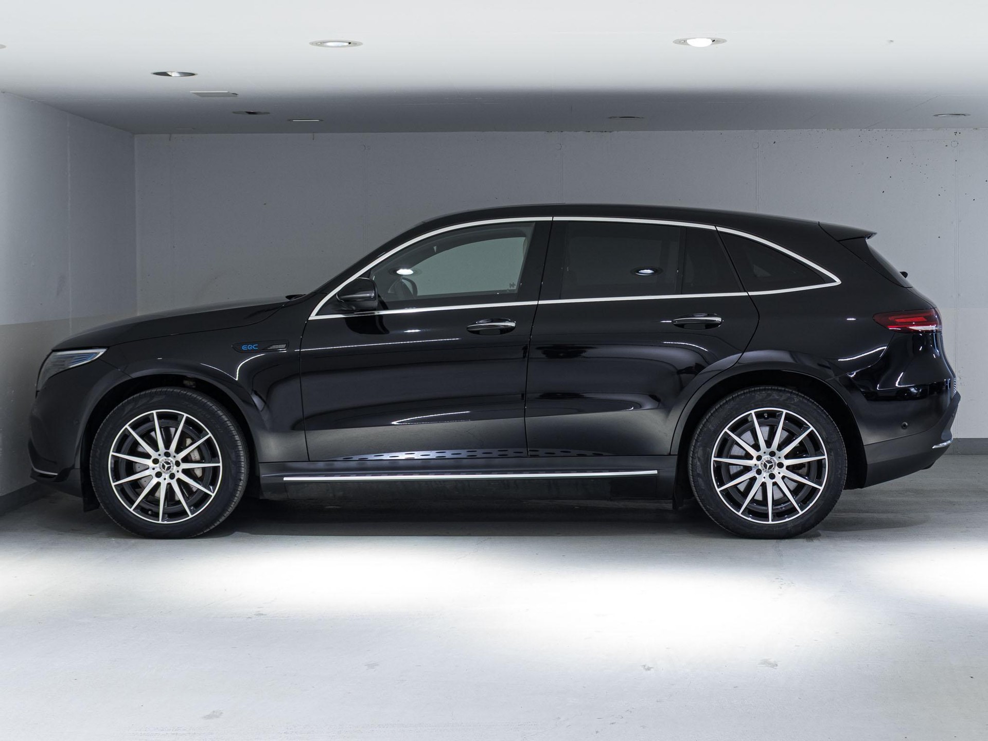 MERCEDES-BENZ EQC 400 4MATIC-image-4