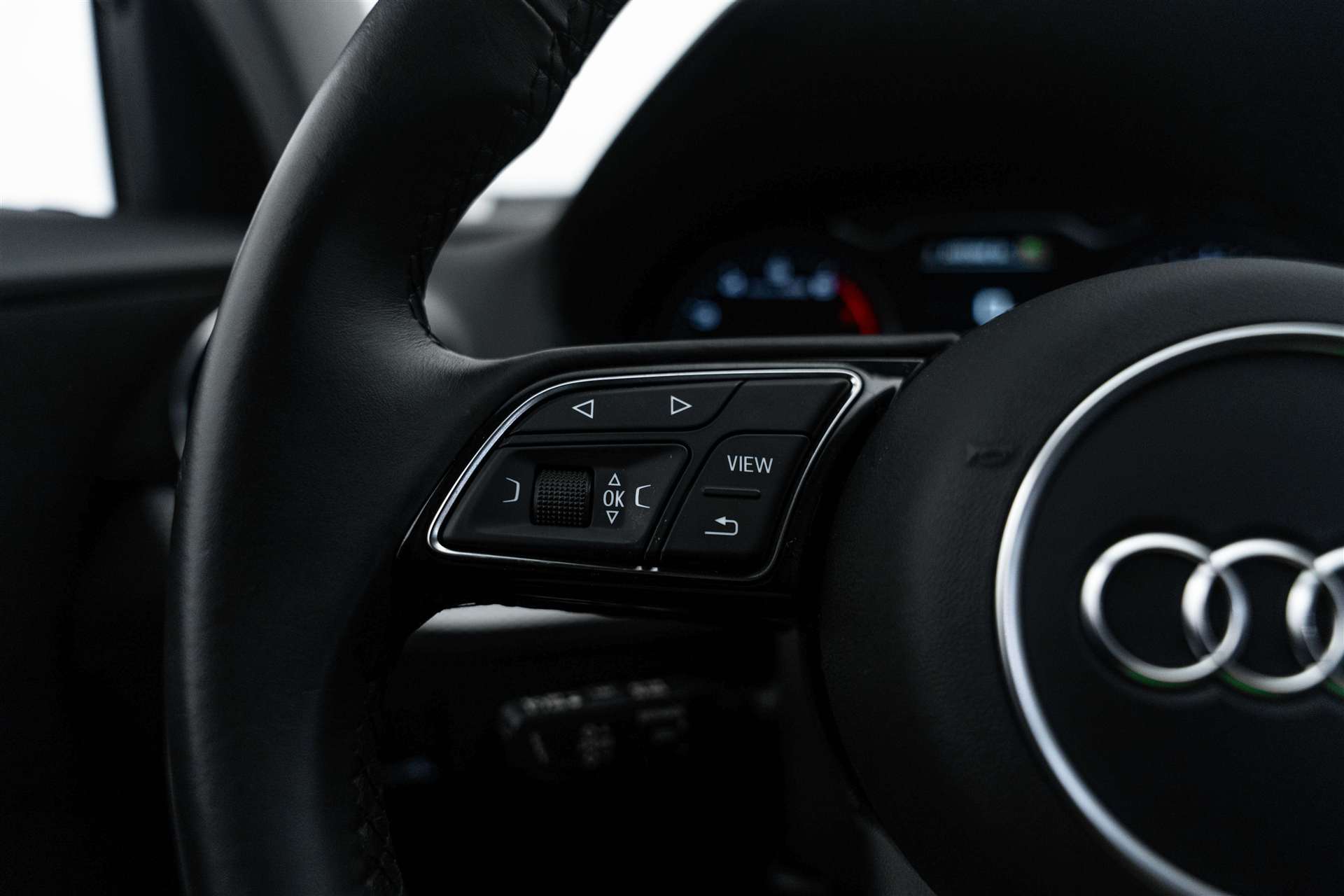 AUDI Q2 35 TFSI S-tronic 150PS-image-14