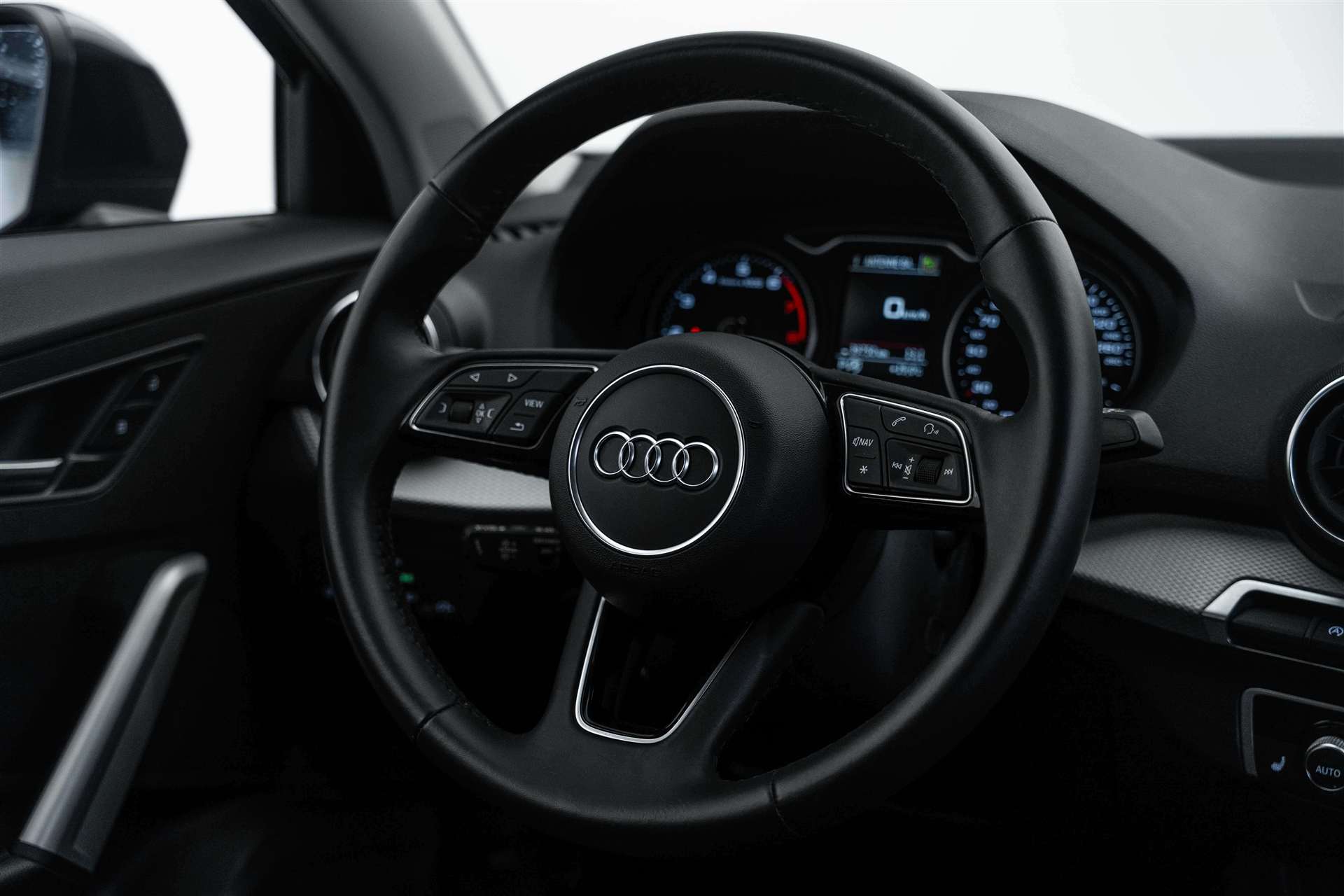 AUDI Q2 35 TFSI S-tronic 150PS-image-9