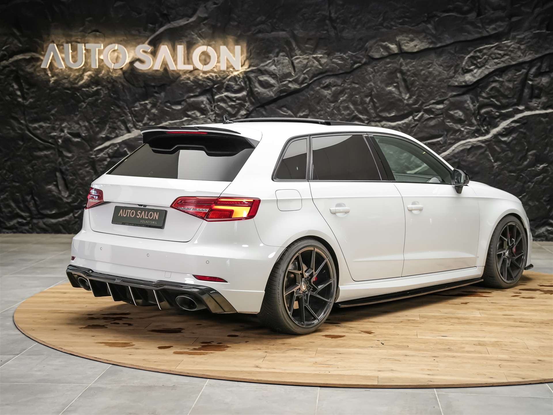 AUDI RS3 Sportback 2.5 TSI quattro S-tronic *Panorama*Eventuri*Maxton*KW*-image-4