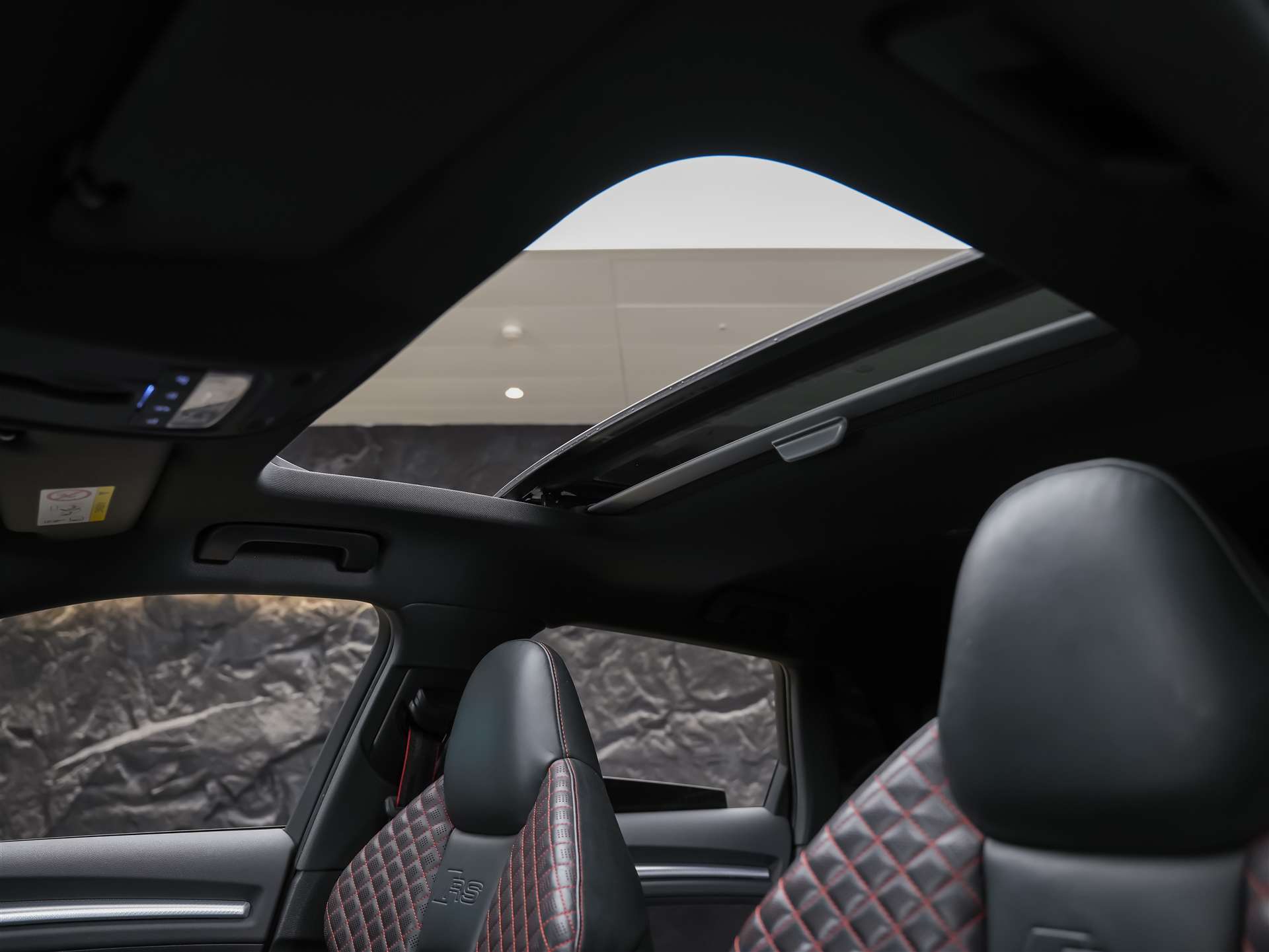 AUDI RS3 Sportback 2.5 TSI quattro S-tronic *Panorama*Eventuri*Maxton*KW*-image-11