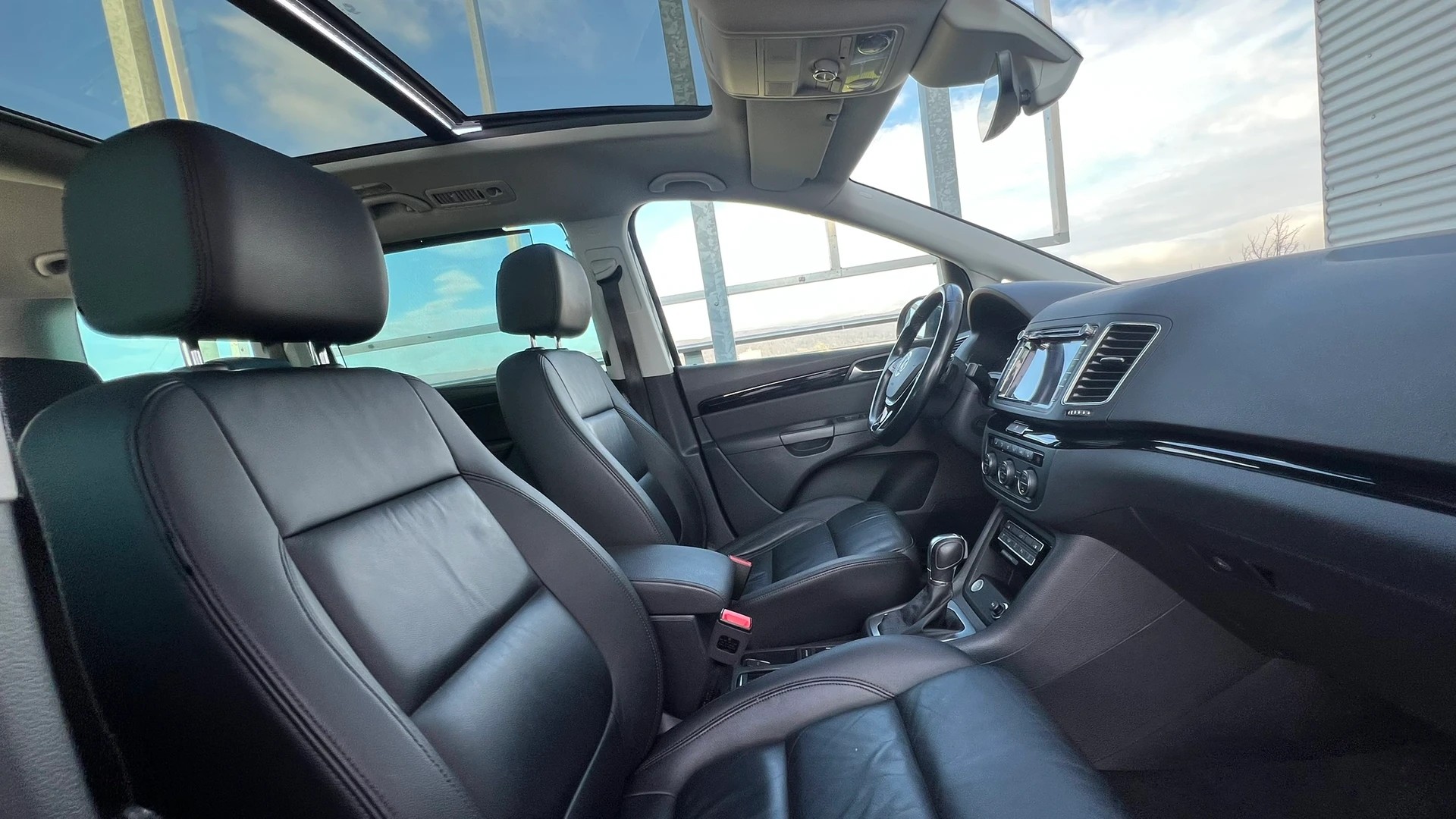 VW SHARAN 2.0 TDI BMT HIGHLINE SPORT 4MOTION DSG l 184 PS-image-26