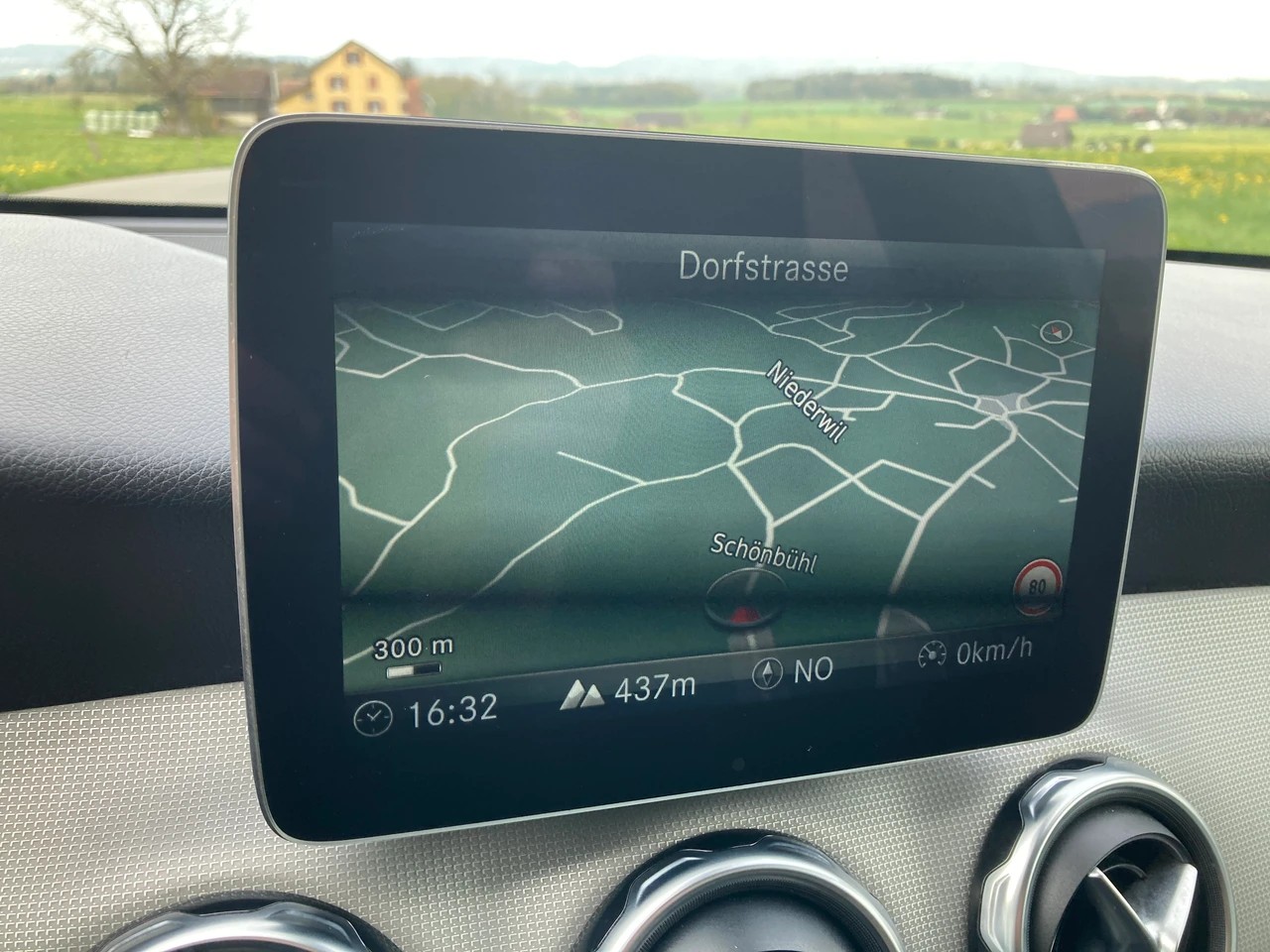 MERCEDES-BENZ GLA 200 CDI Night Star-image-9