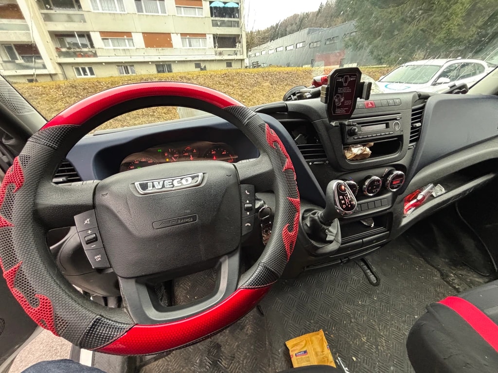 IVECO 35 S 16-image-8