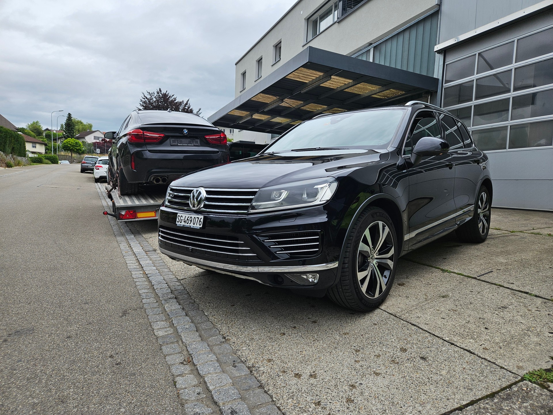 VW Touareg 3.0 TDI R-Line BlueMotion Technology Tiptronic-image-0