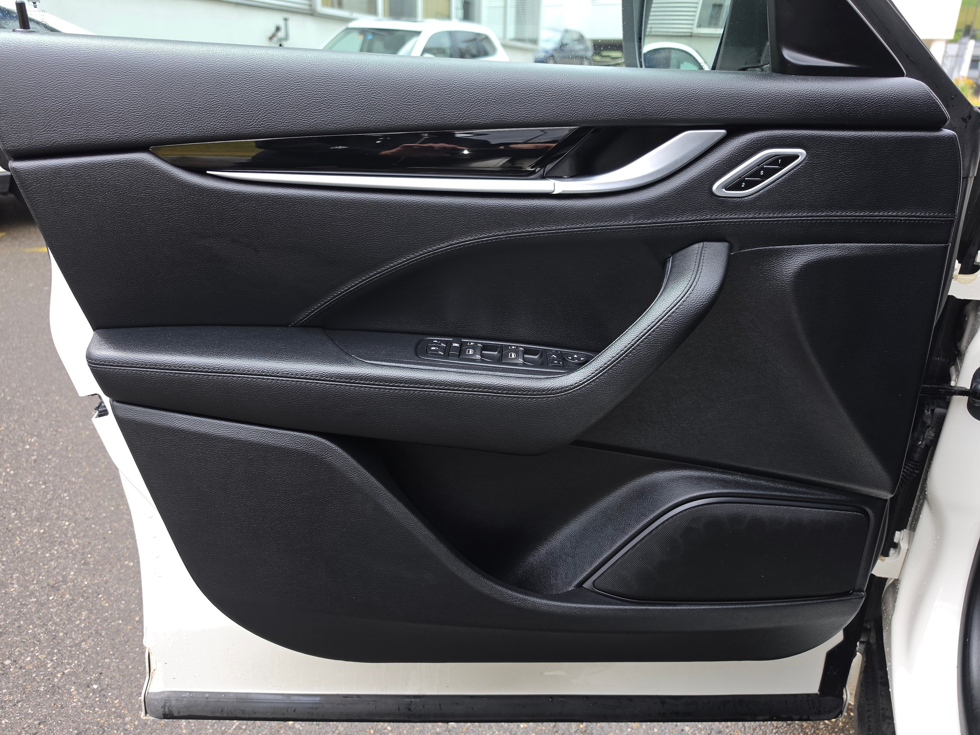 MASERATI Levante S 3.0V6 GranSport-image-11