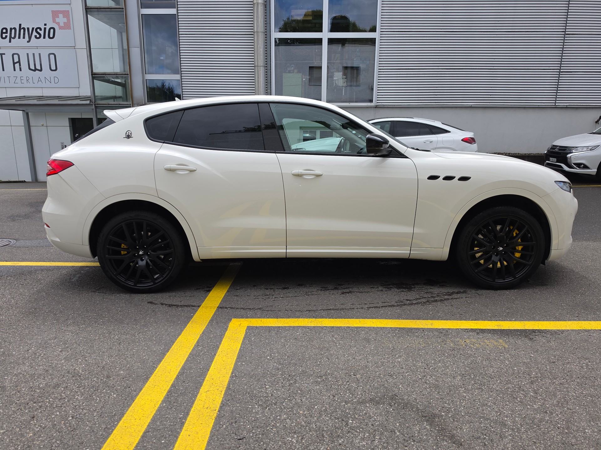MASERATI Levante S 3.0V6 GranSport-image-3