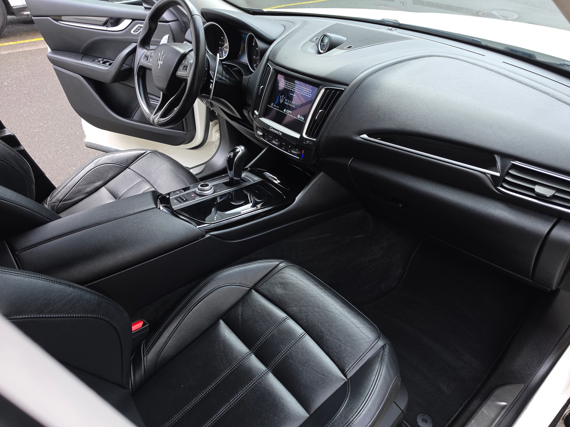 MASERATI Levante S 3.0V6 GranSport-image-16