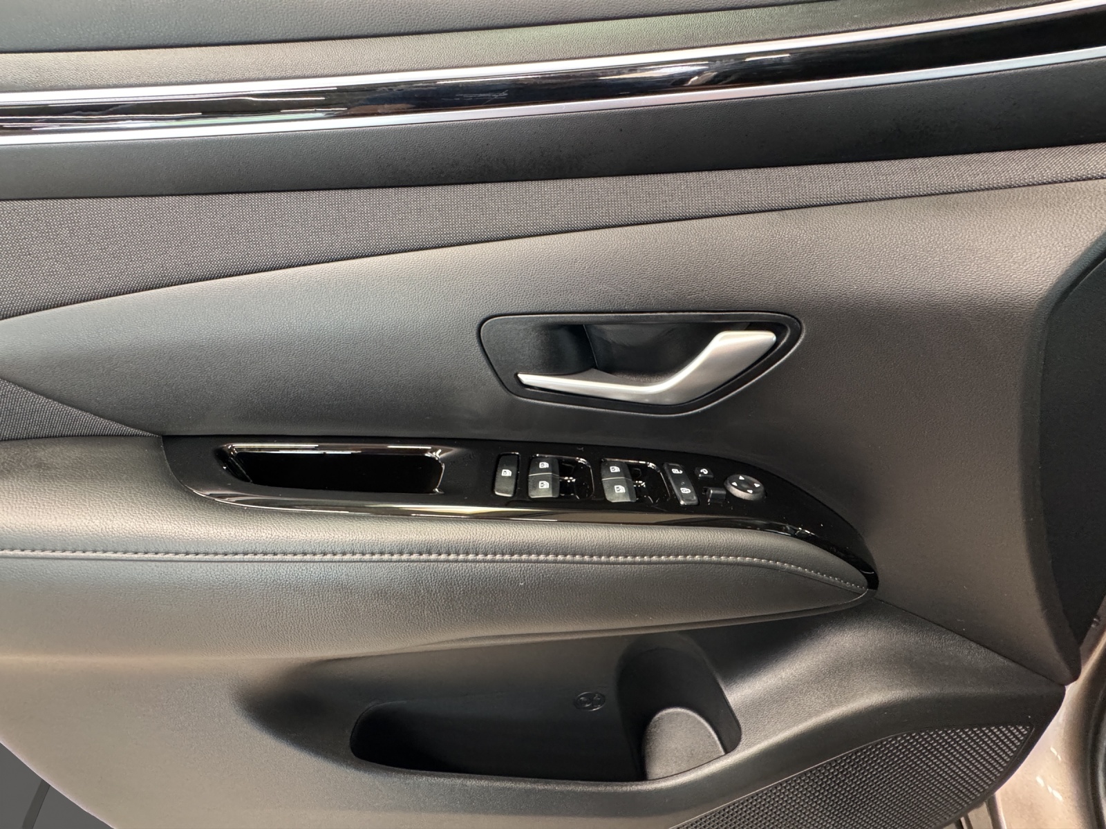 HYUNDAI Tucson 1.6 T-GDi HEV Amplia 4WD-image-12