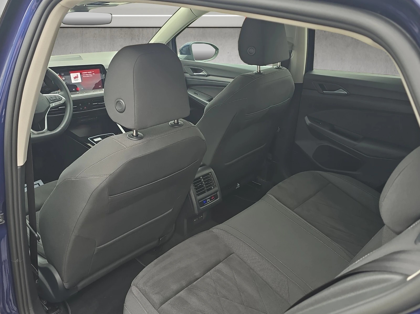 VW Golf 1.5 eTSI mHEV ACT Style DSG-image-12