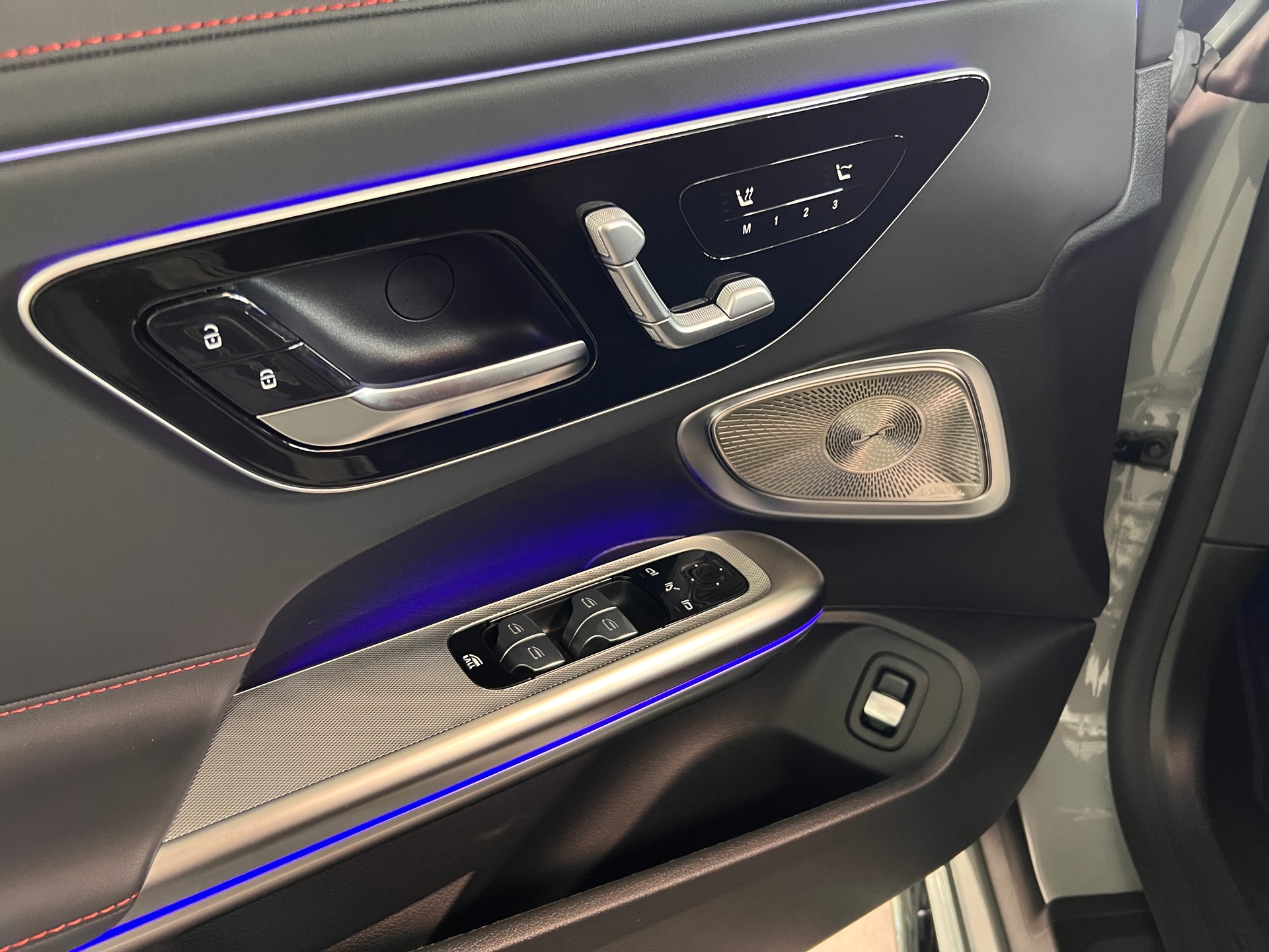 MERCEDES-BENZ CLE AMG 53 Cabrio 4Matic+ 9G-Tronic-image-15