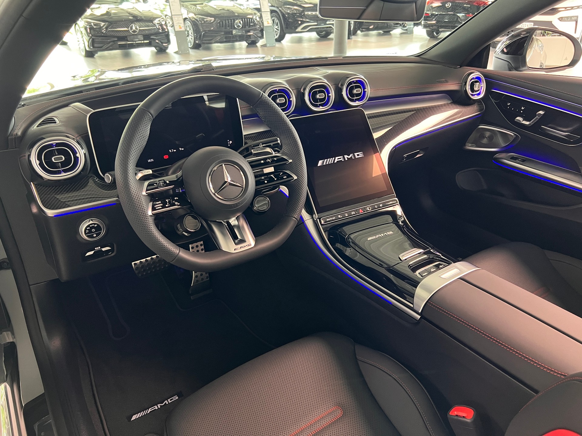MERCEDES-BENZ CLE AMG 53 Cabrio 4Matic+ 9G-Tronic-image-12