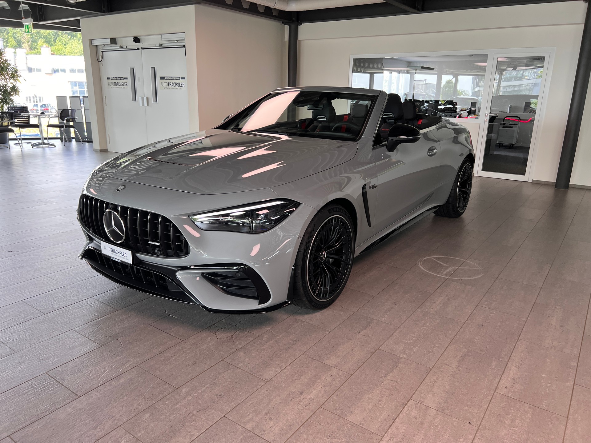 MERCEDES-BENZ CLE AMG 53 Cabrio 4Matic+ 9G-Tronic-image-4