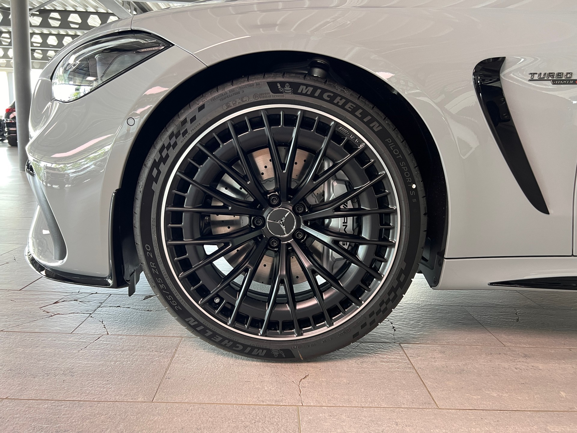 MERCEDES-BENZ CLE AMG 53 Cabrio 4Matic+ 9G-Tronic-image-6